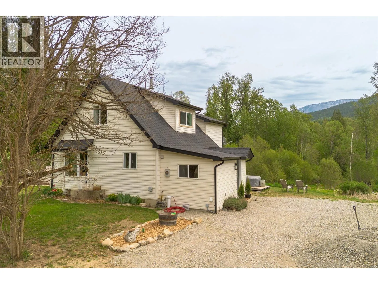 2904 Enderby Mabel Lake Road