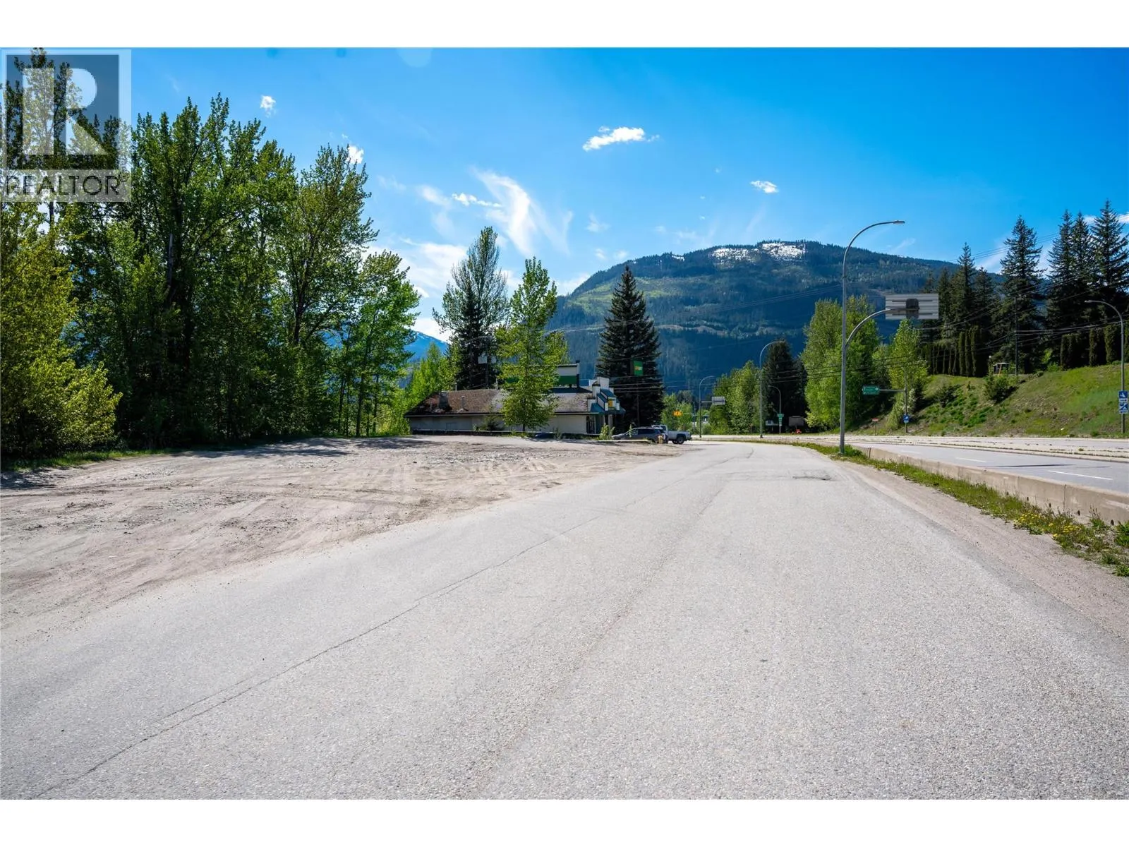 1792 Bend Frontage Road