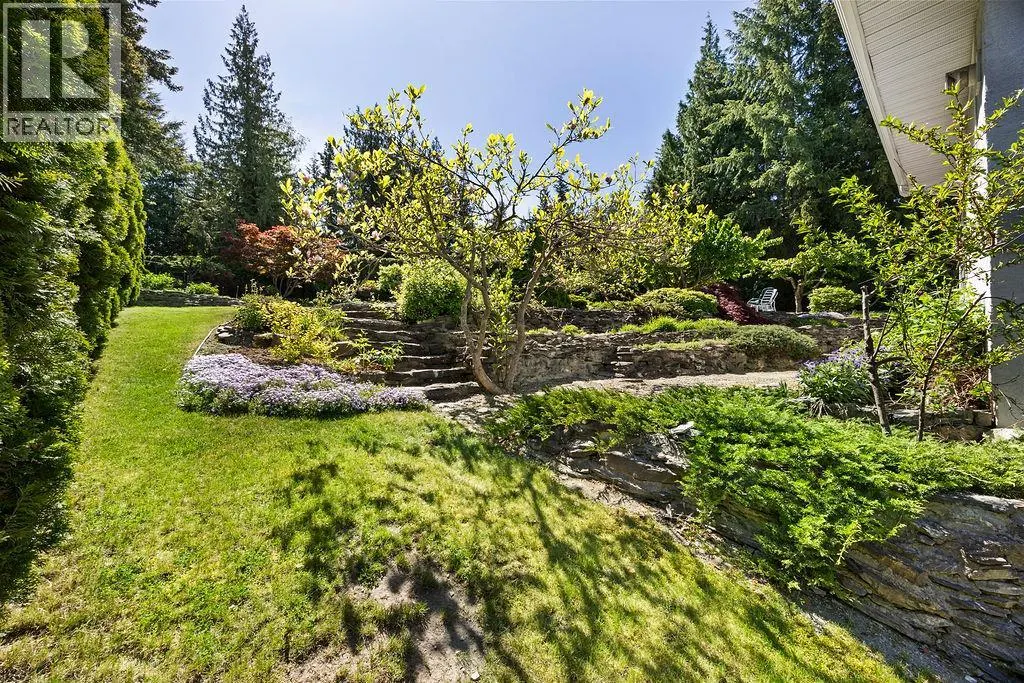 2864 Hilltop Road
