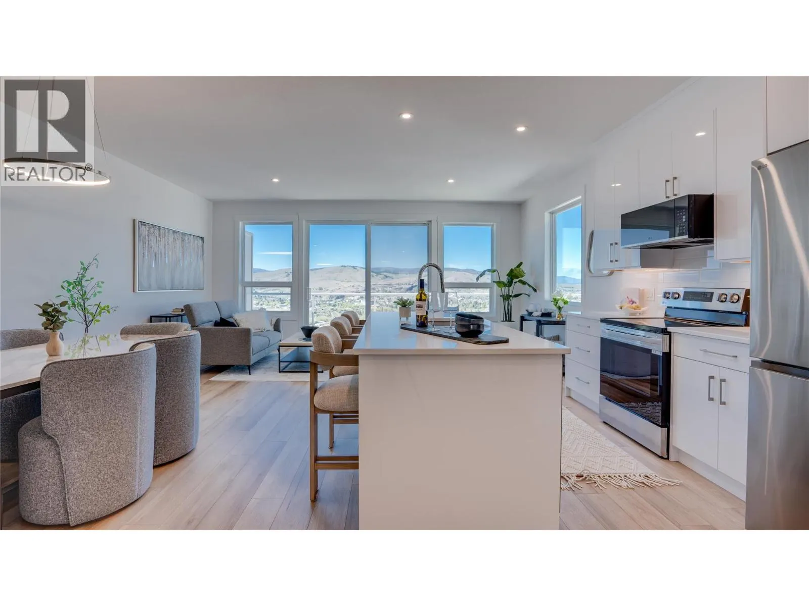 1050 Mt Revelstoke Place Unit# 3