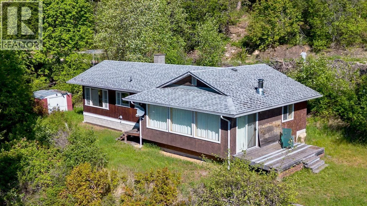 3035 Squilax-Anglemont Road