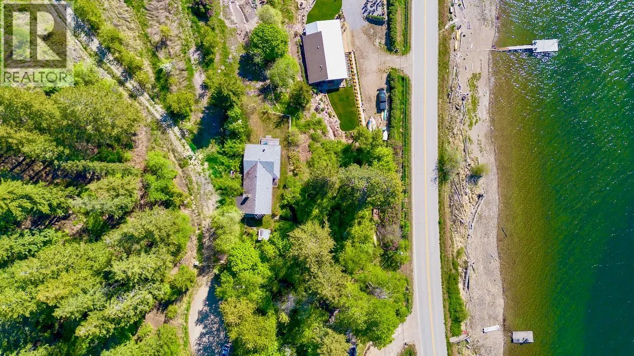 3035 Squilax-Anglemont Road