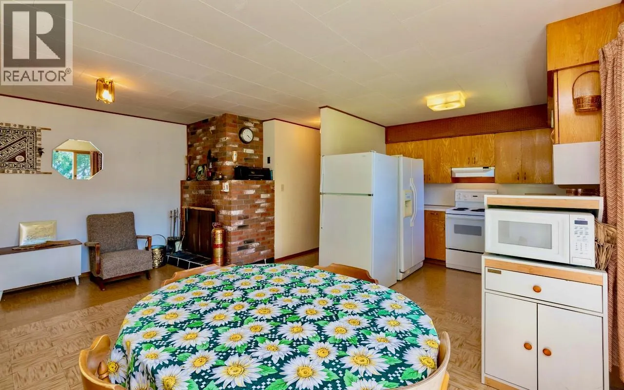 3035 Squilax-Anglemont Road