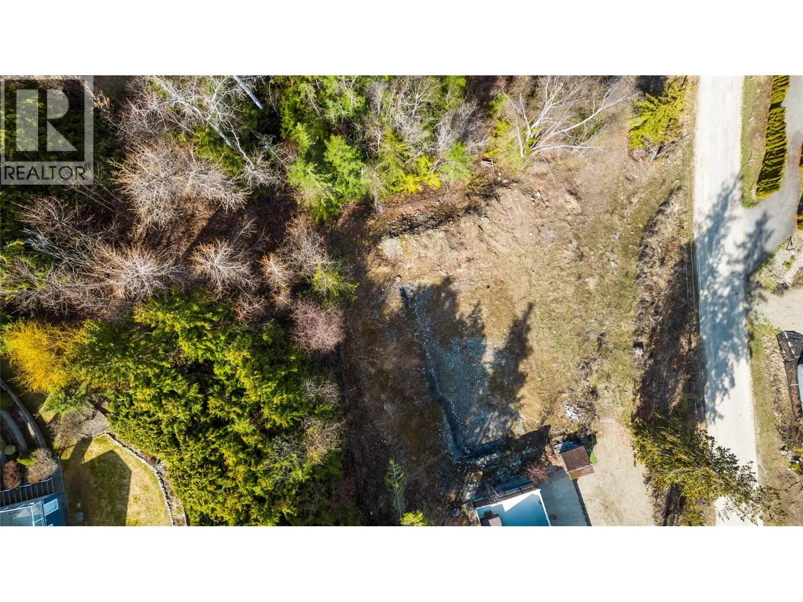 2622 Woodland Place