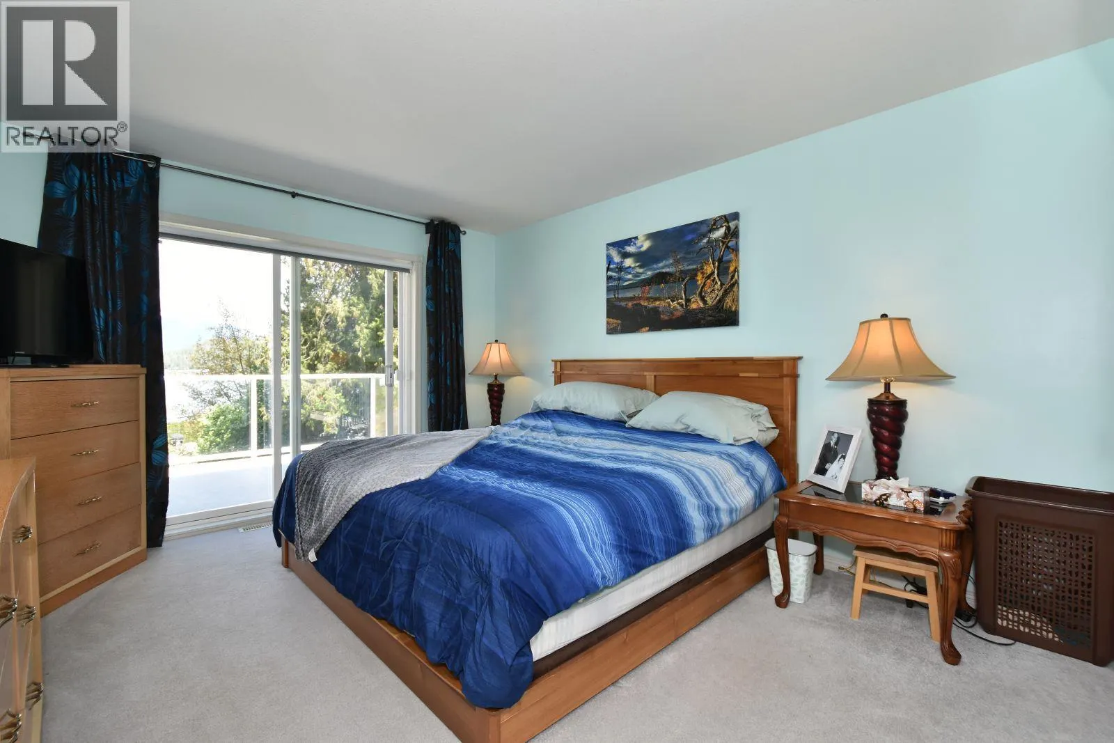 2860 Marine Drive