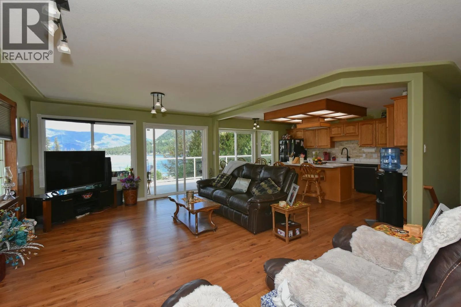 2860 Marine Drive