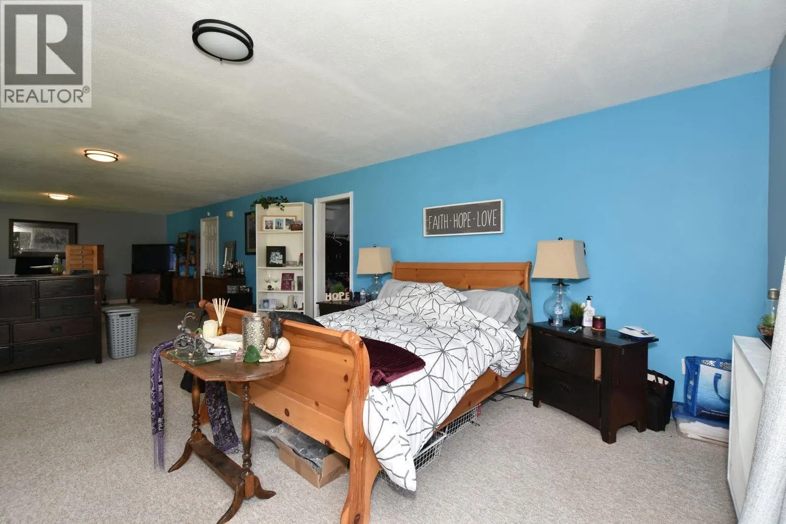 2860 Marine Drive