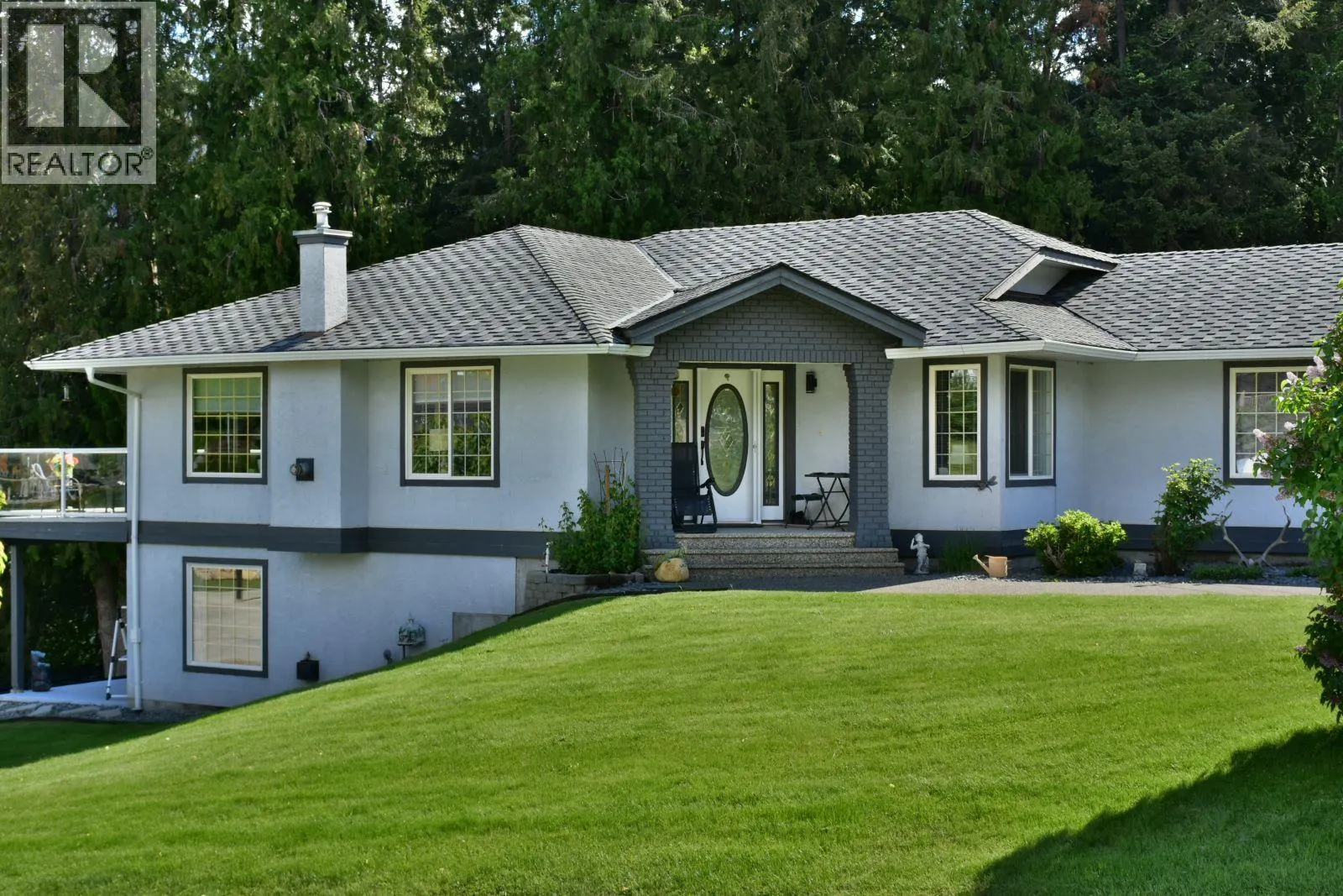2860 Marine Drive