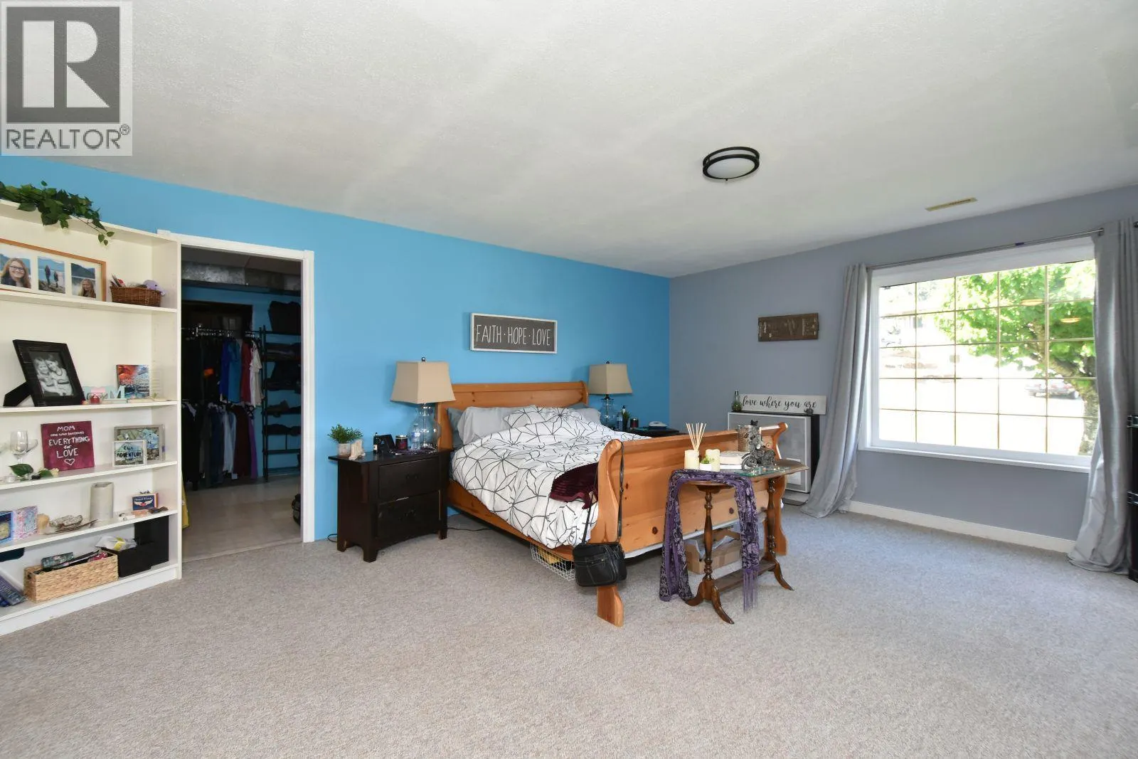 2860 Marine Drive