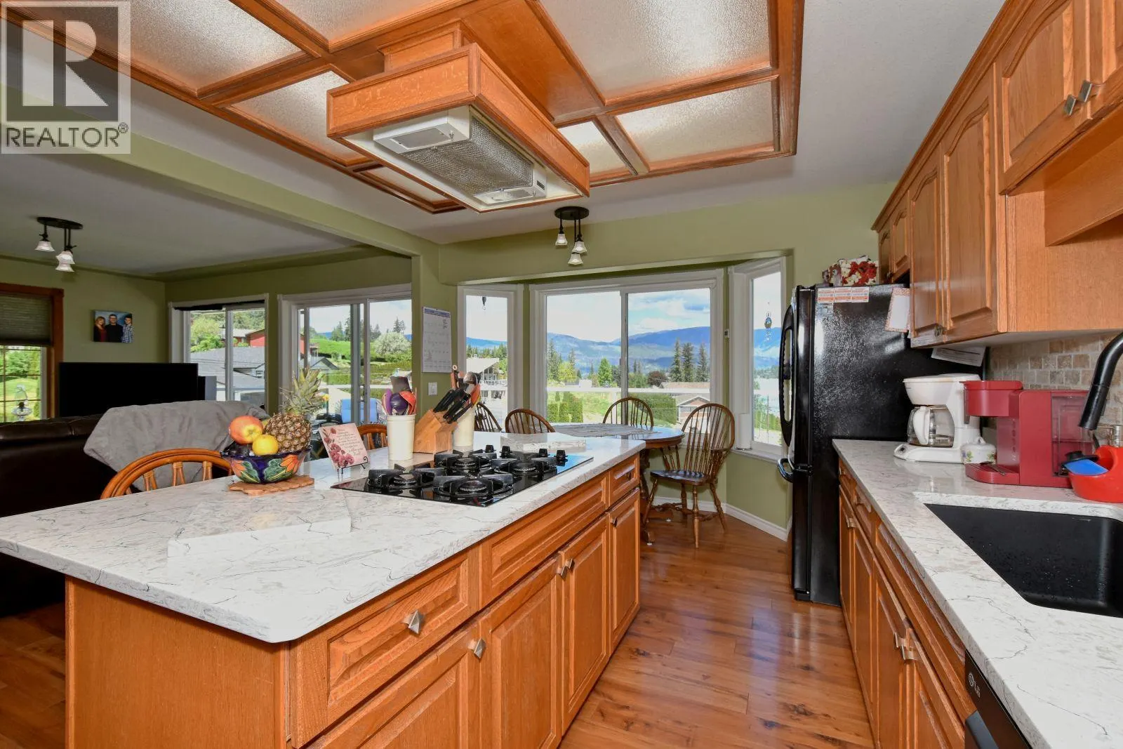 2860 Marine Drive