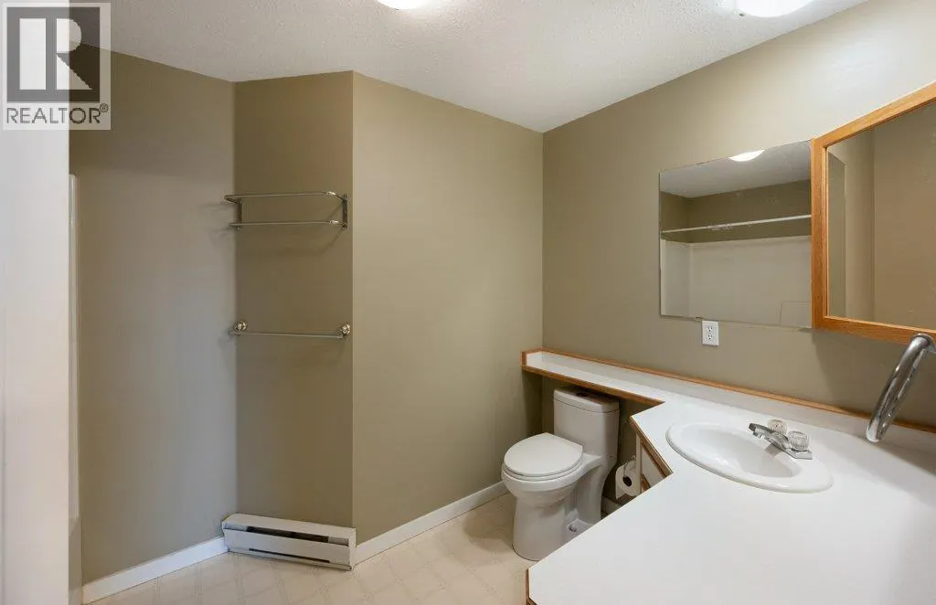 6201 Maple Drive Unit# 206
