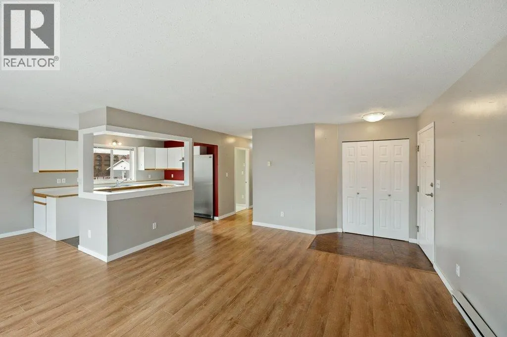 6201 Maple Drive Unit# 206