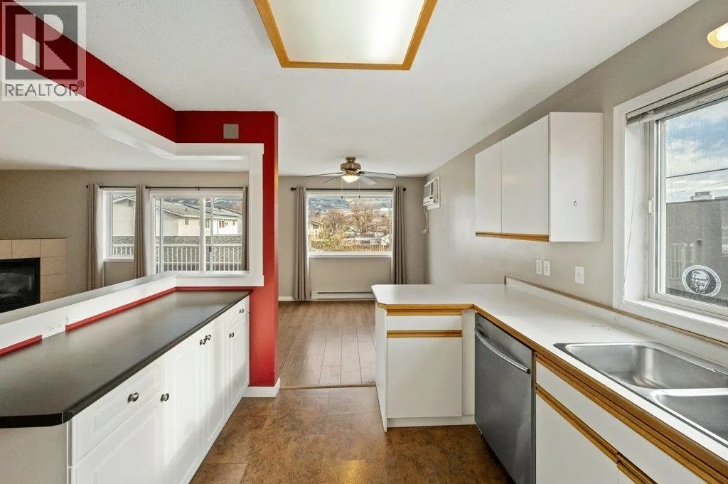 6201 Maple Drive Unit# 206