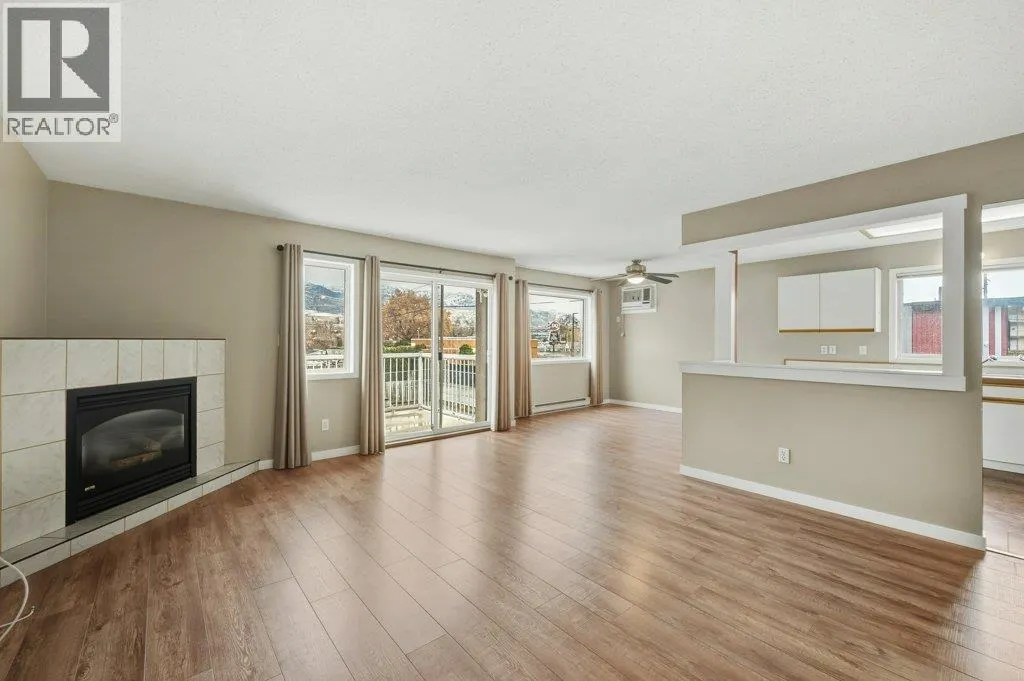 6201 Maple Drive Unit# 206