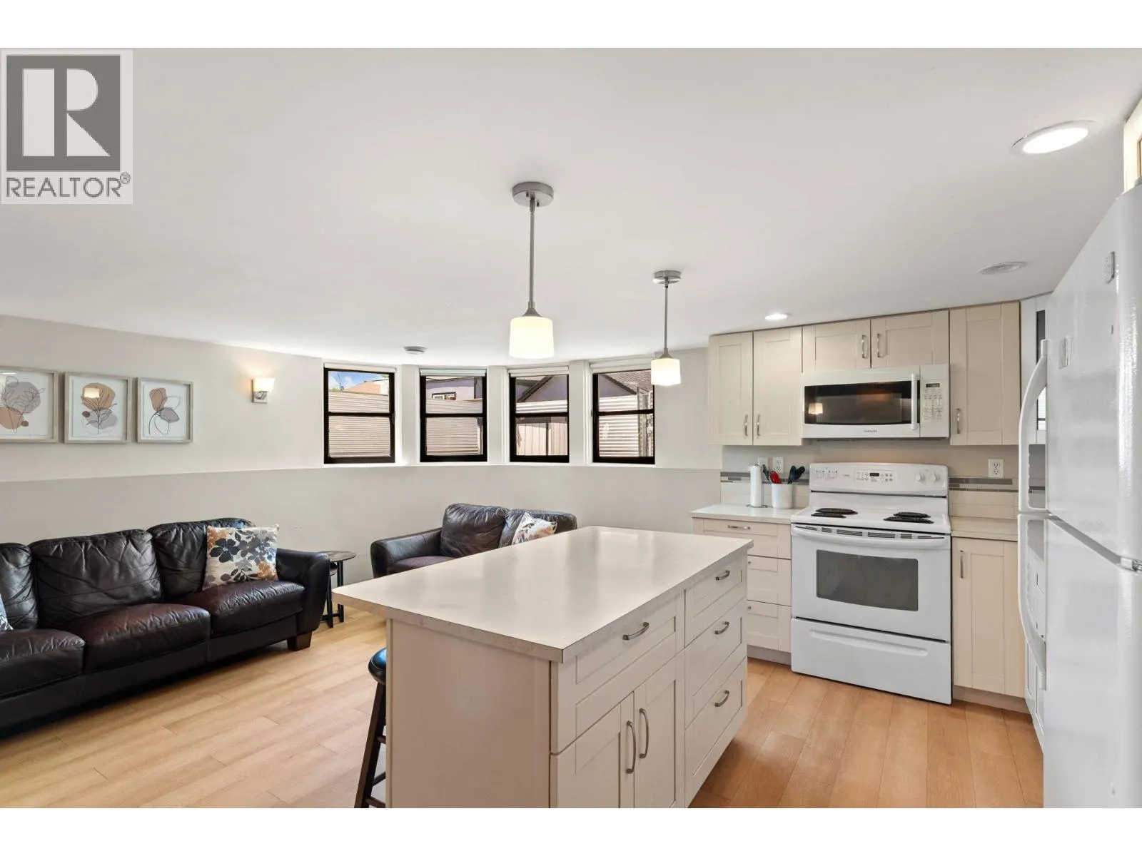 1858 Abbott Street