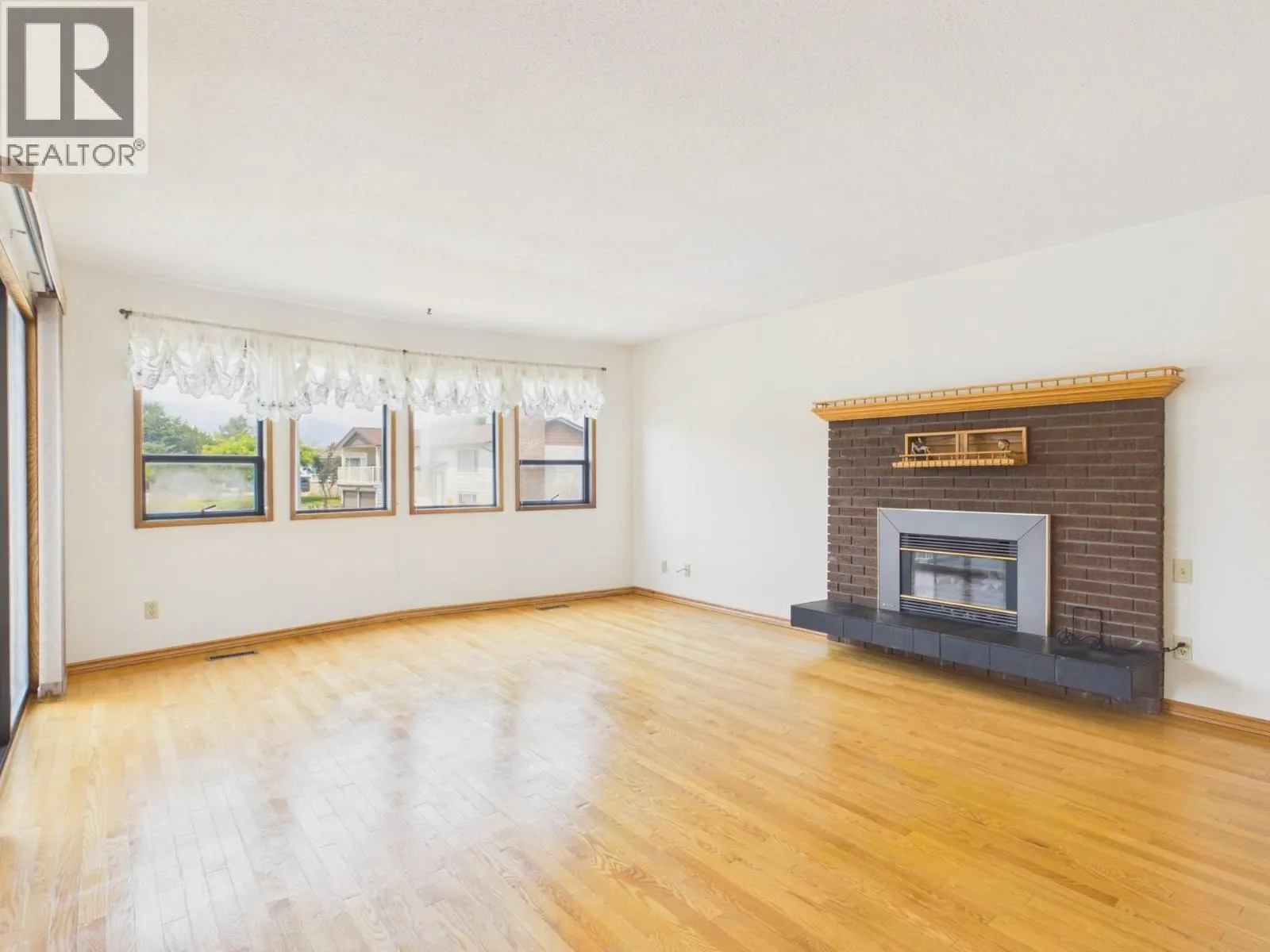 10 Spruce Court