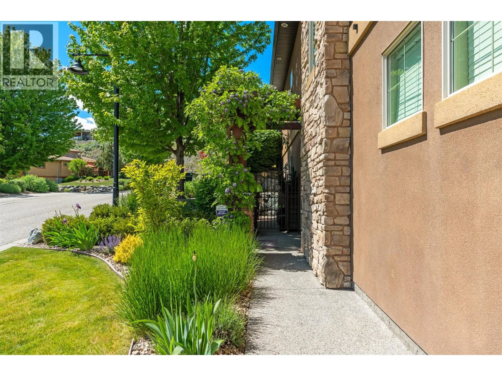 325 Cordon Place