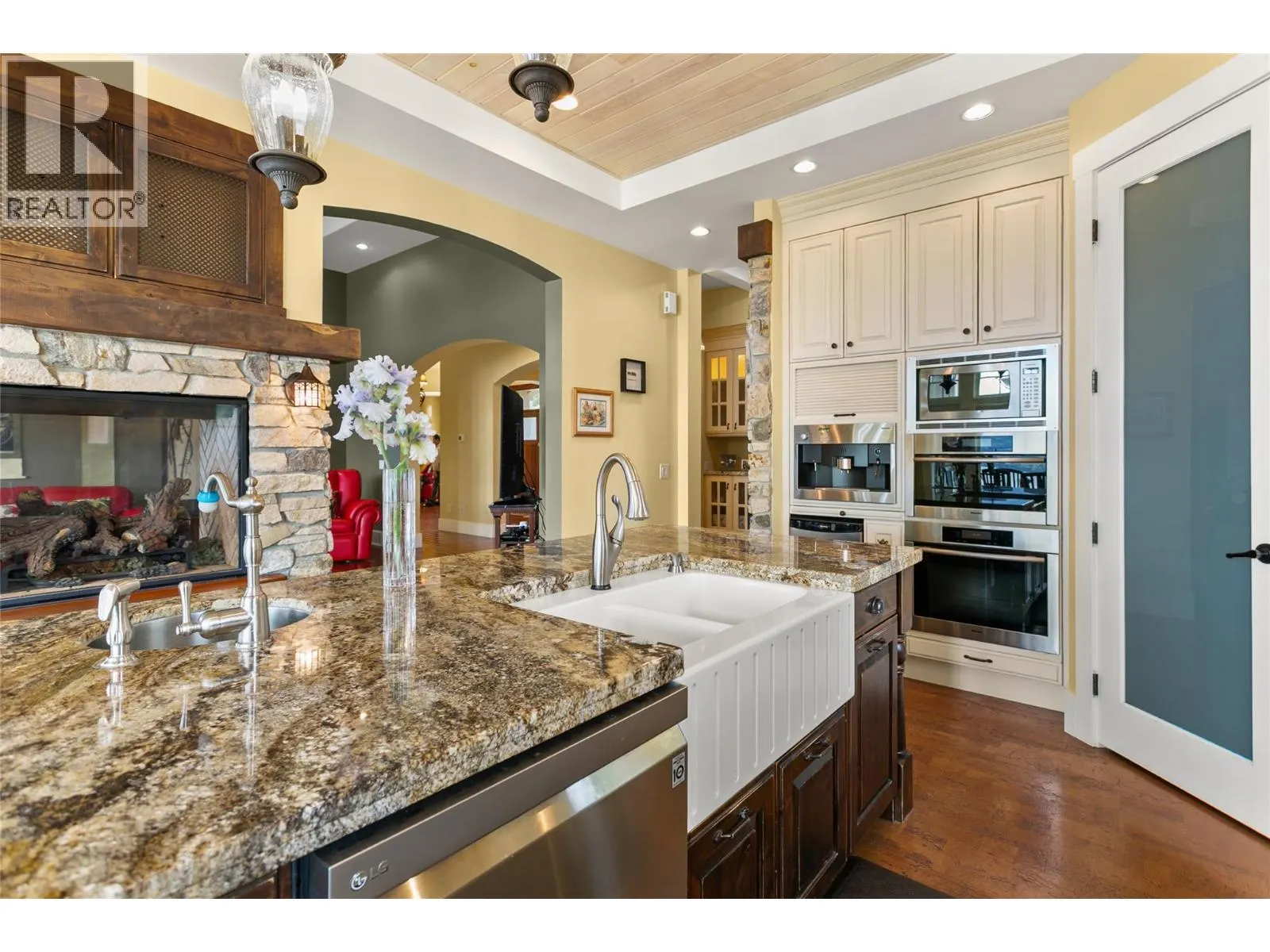 3298 Shiraz Court
