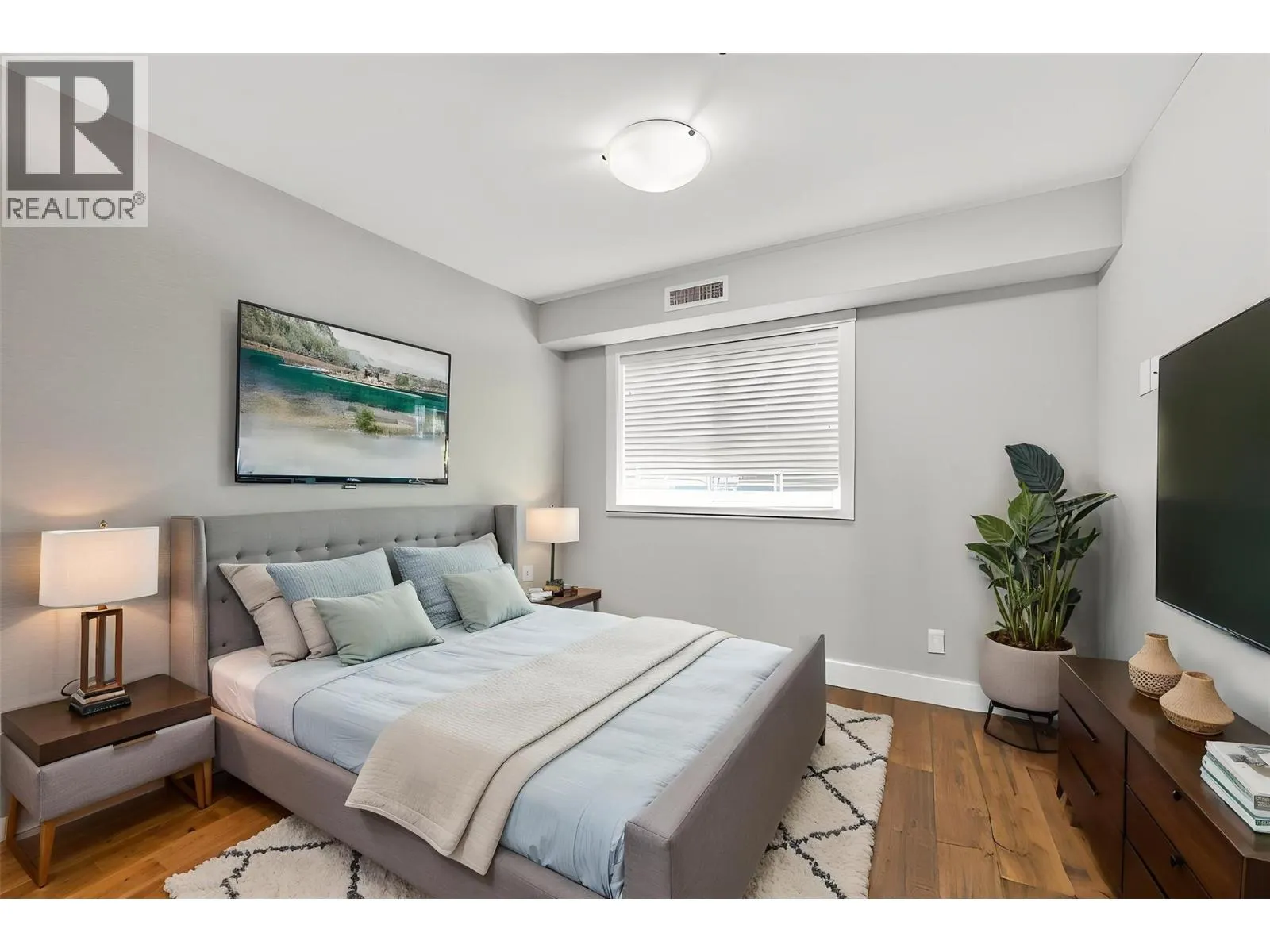 330 4 Avenue SE Unit# 202