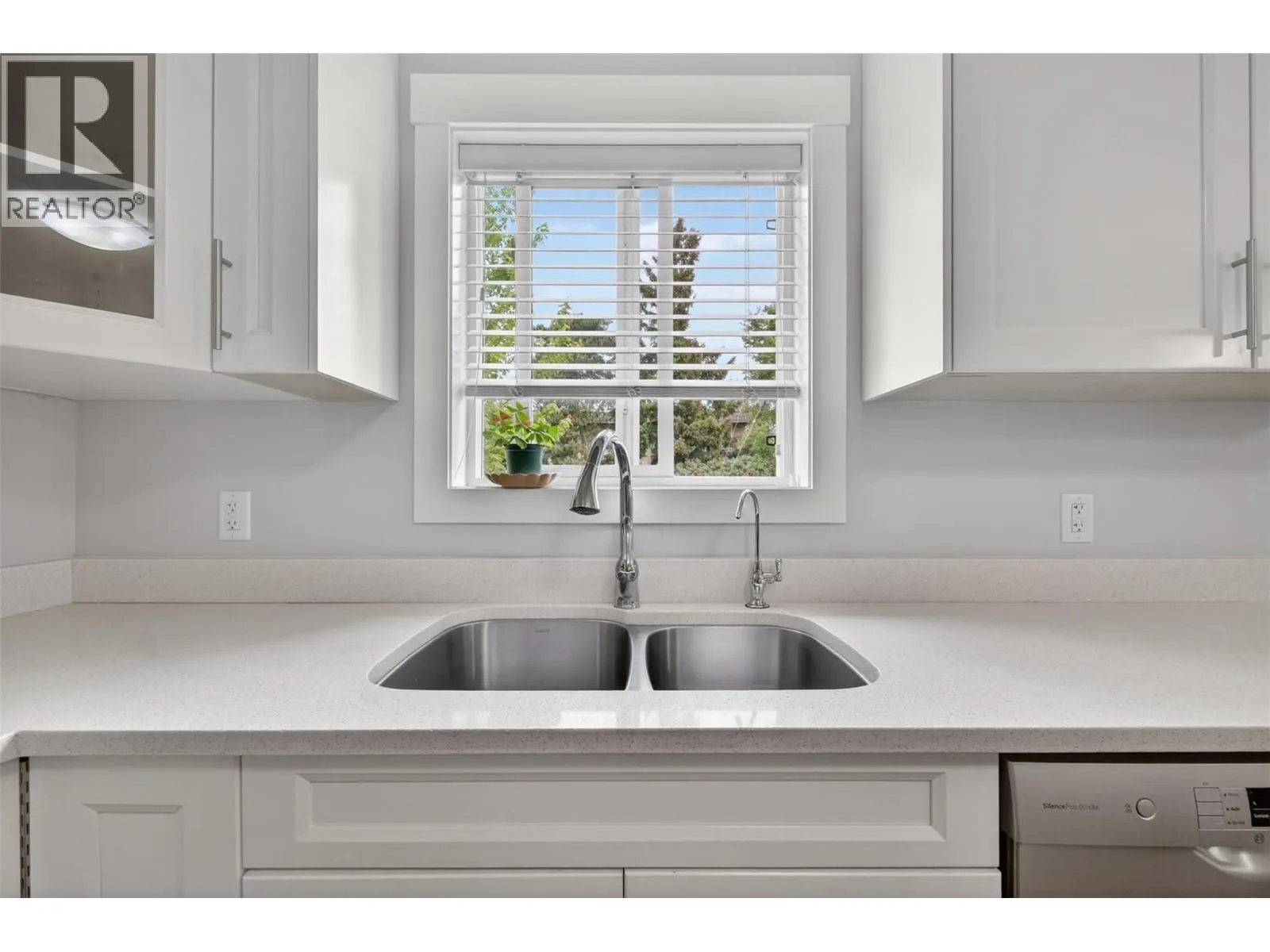 330 4 Avenue SE Unit# 202