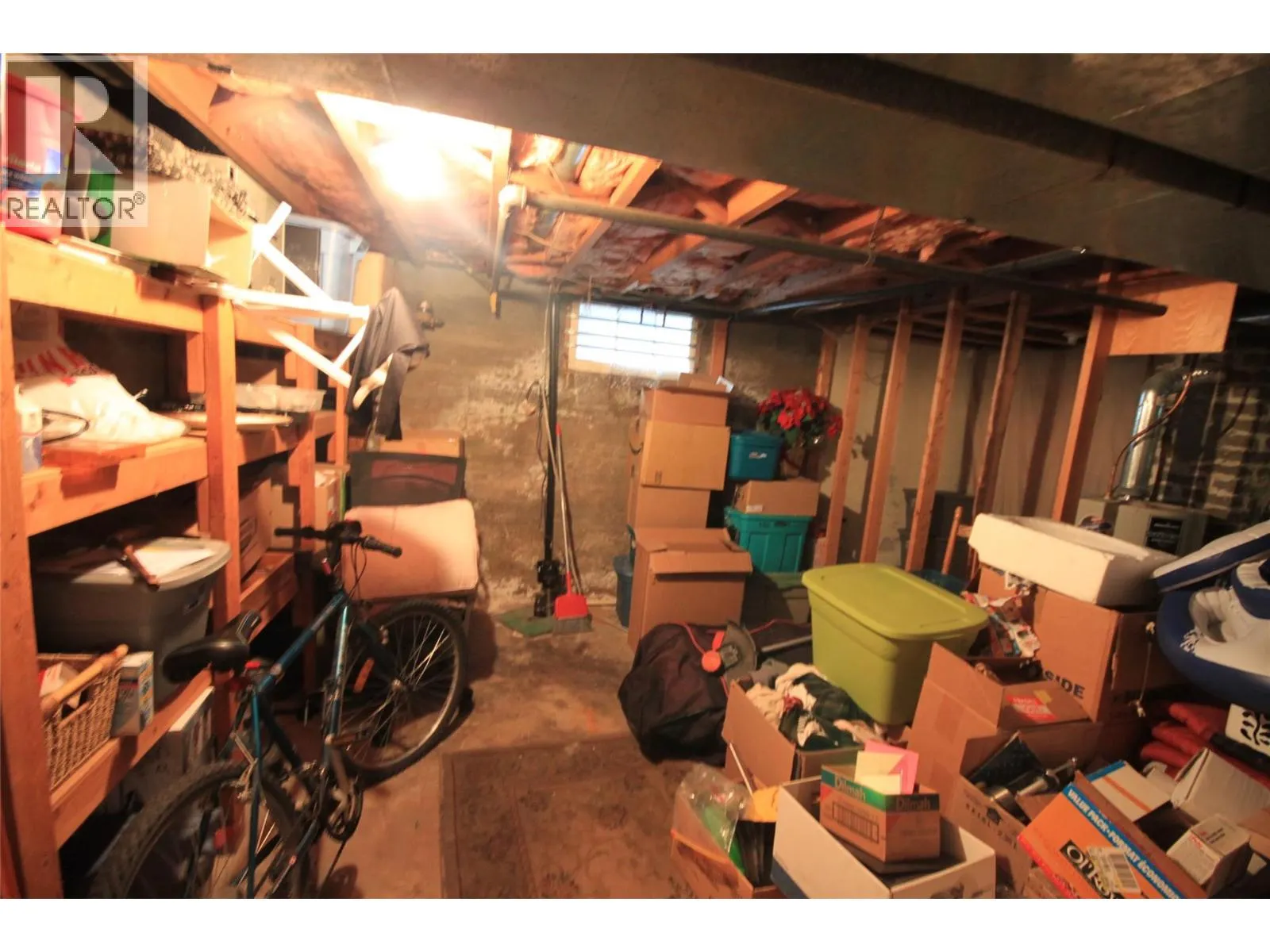3208 35 Street