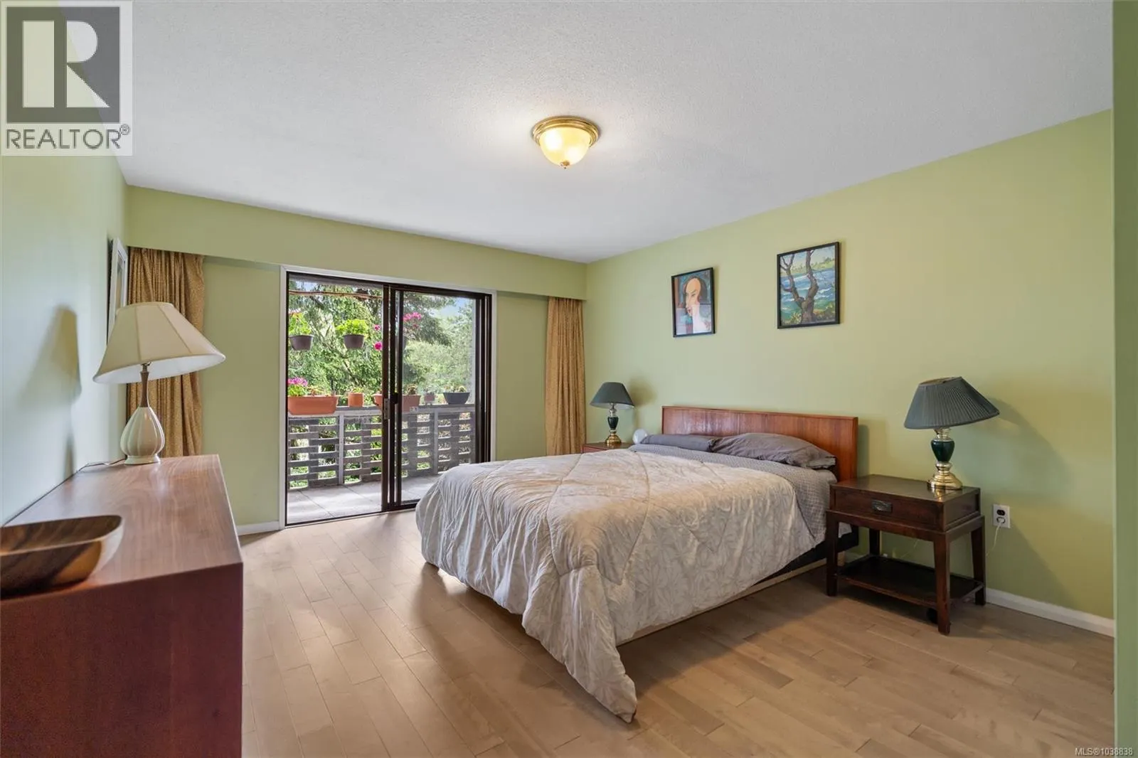 205 2040 White Birch Rd