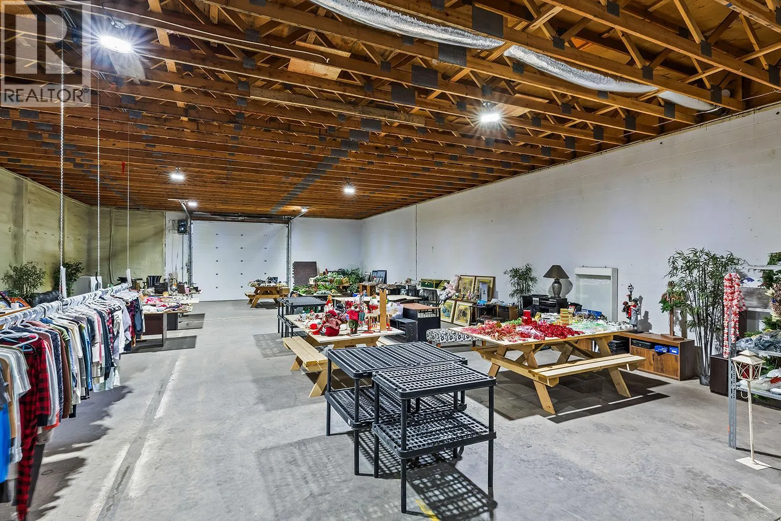 1304, 1320, 1334 Industrial Road