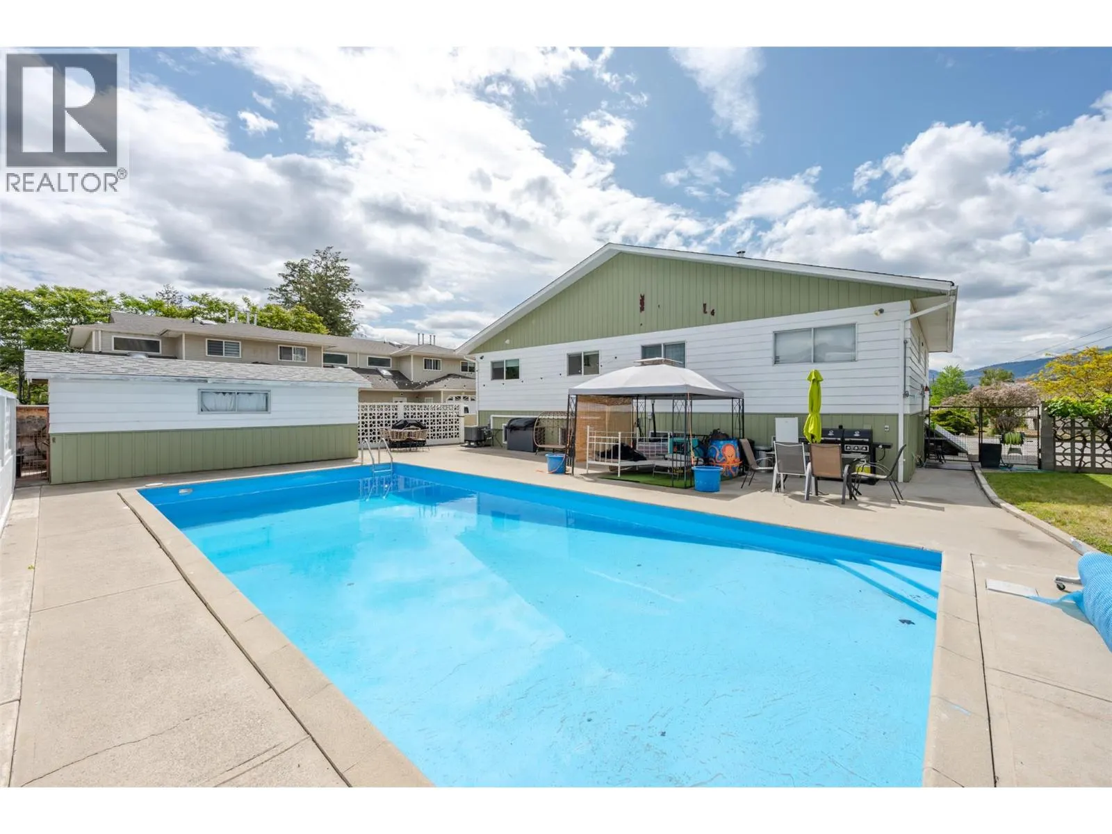 5853 KETTLE Court