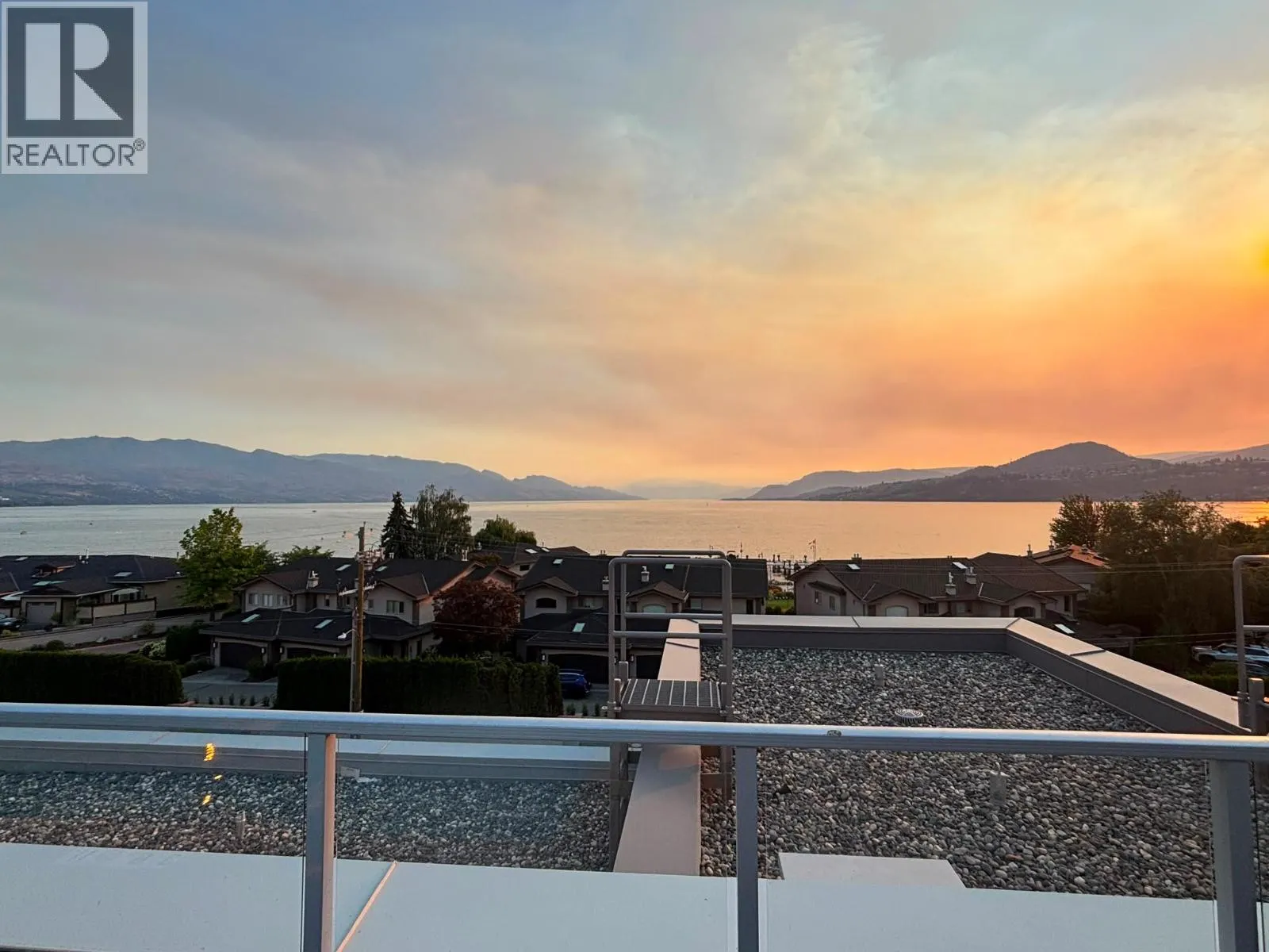 3340 Lakeshore Road Unit# 709