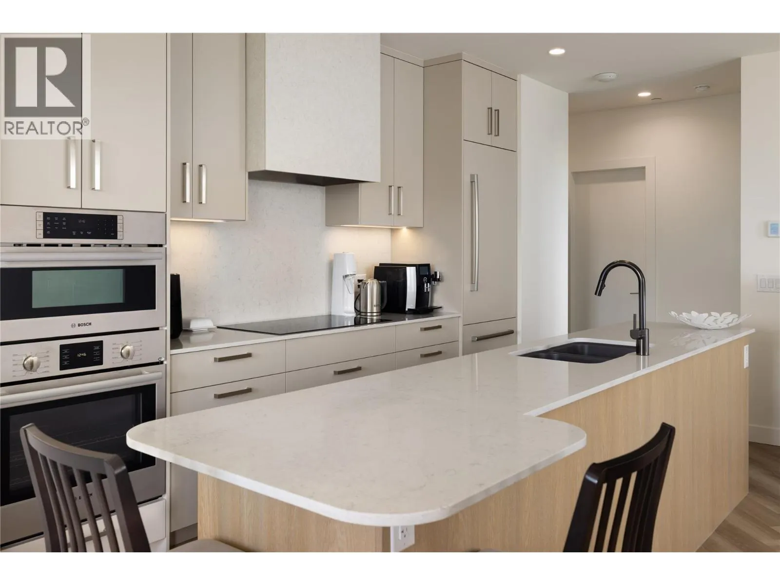3340 Lakeshore Road Unit# 709
