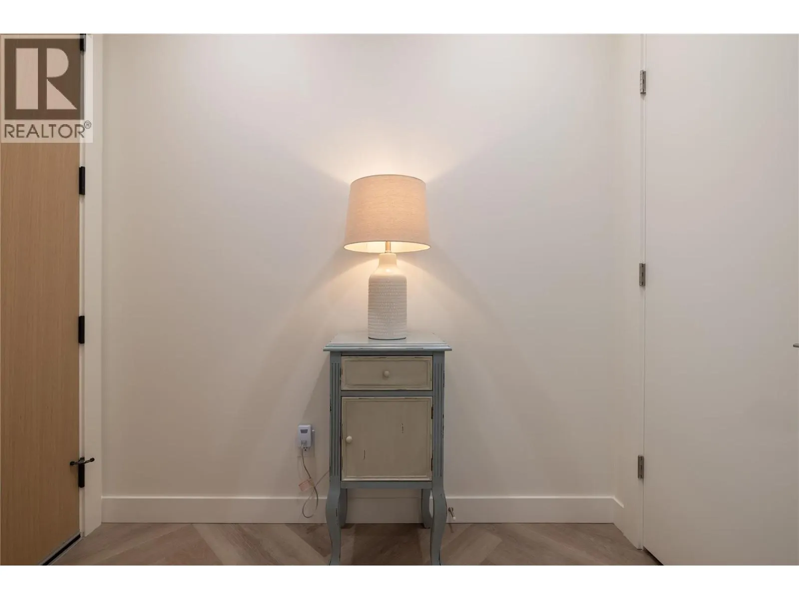 3340 Lakeshore Road Unit# 709