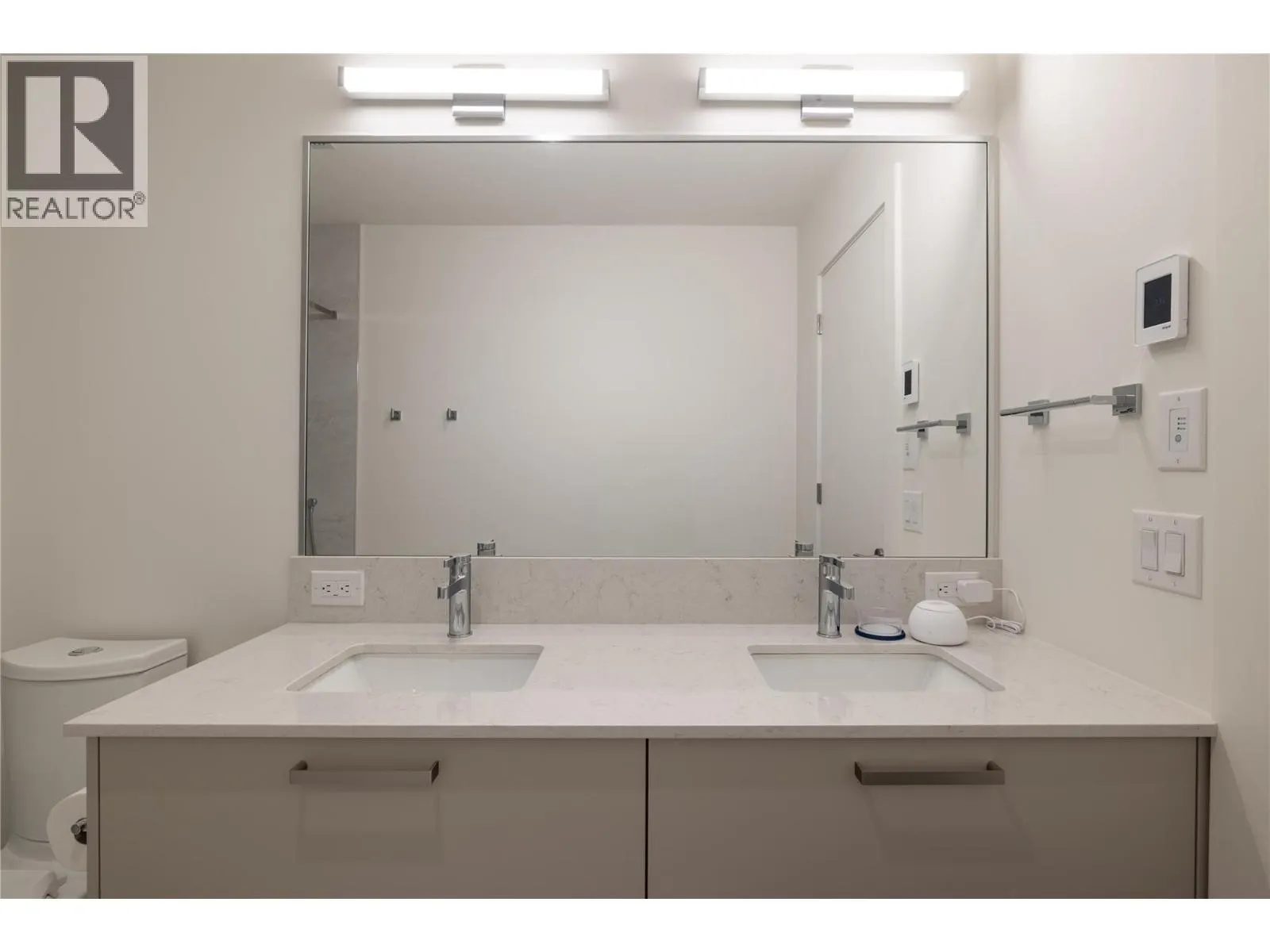 3340 Lakeshore Road Unit# 709