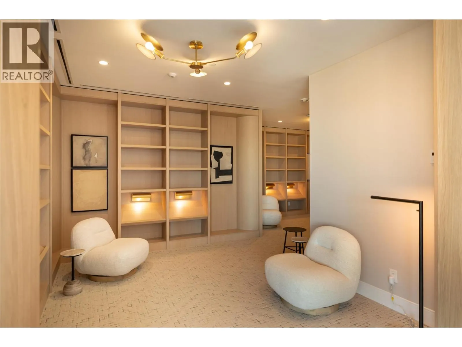 3340 Lakeshore Road Unit# 709