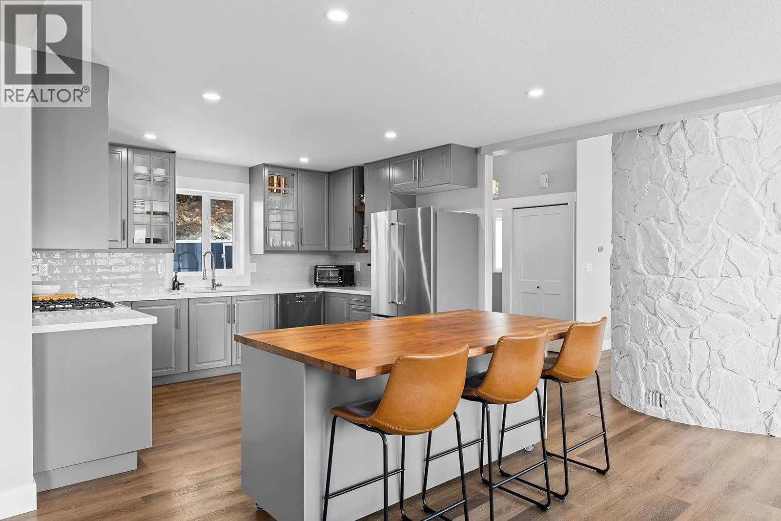 4618 Ponderosa Drive
