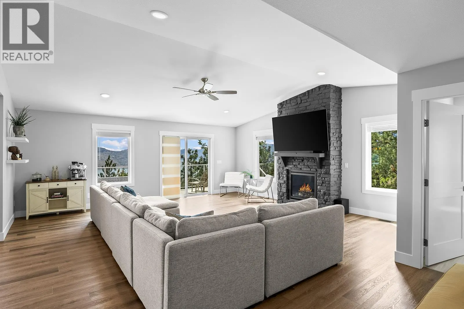 4618 Ponderosa Drive