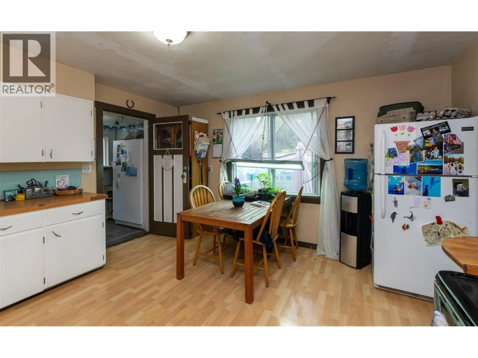 2370 Lakeshore Road NE