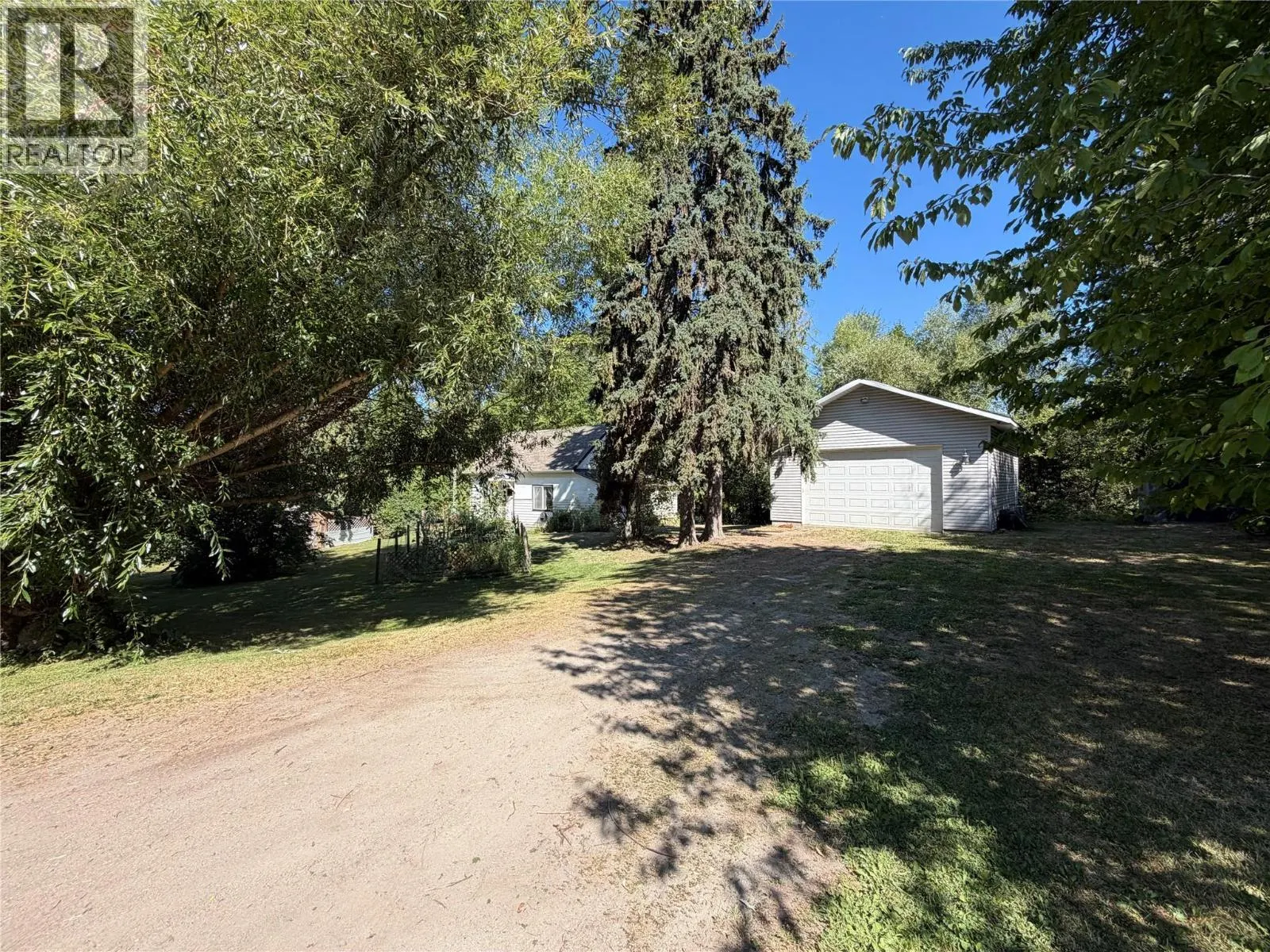 2370 Lakeshore Road NE