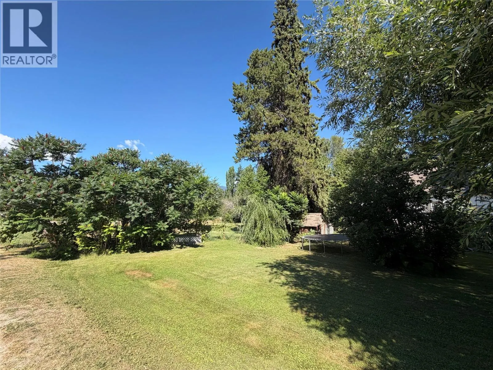2370 Lakeshore Road NE