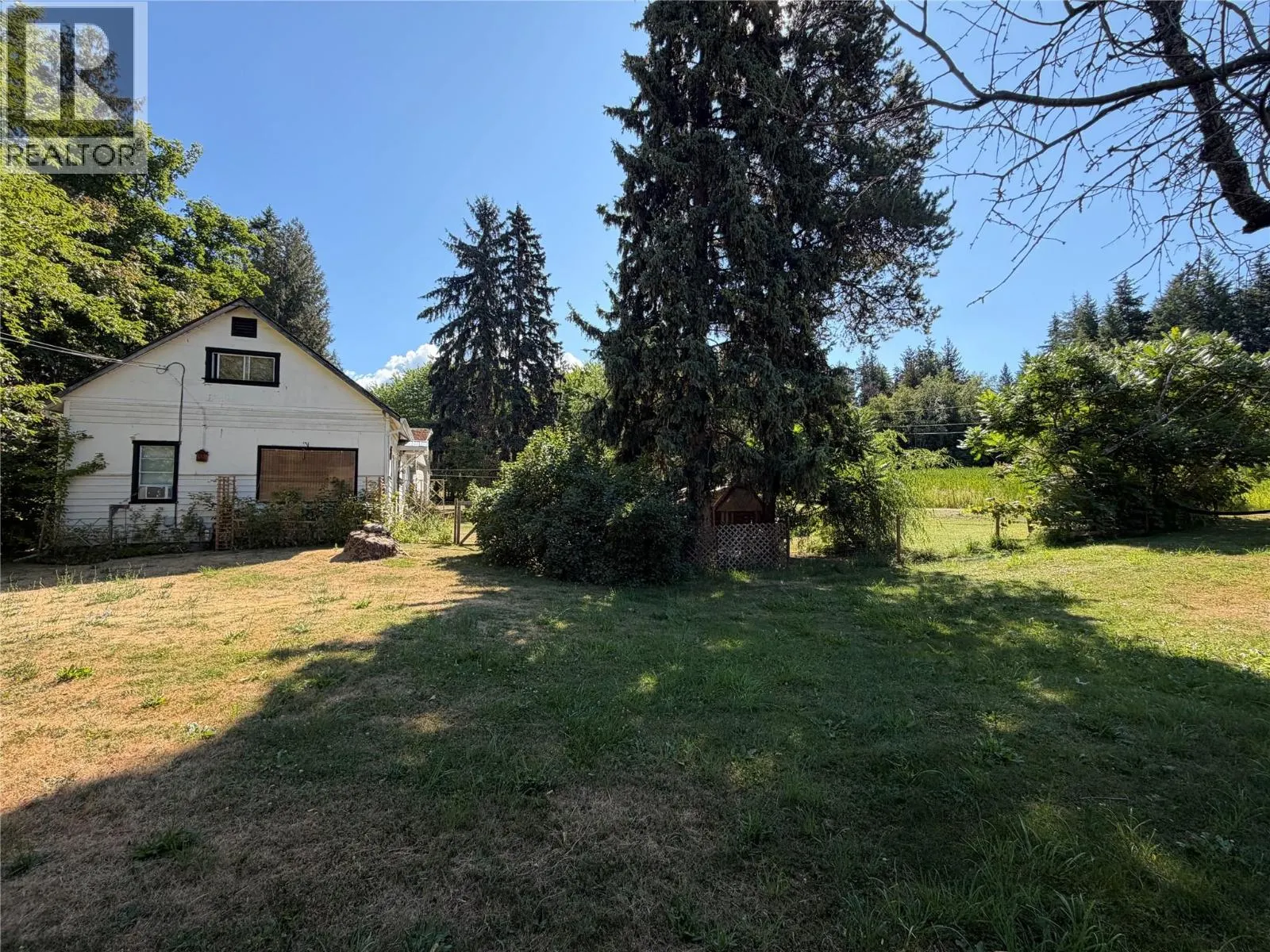 2370 Lakeshore Road NE