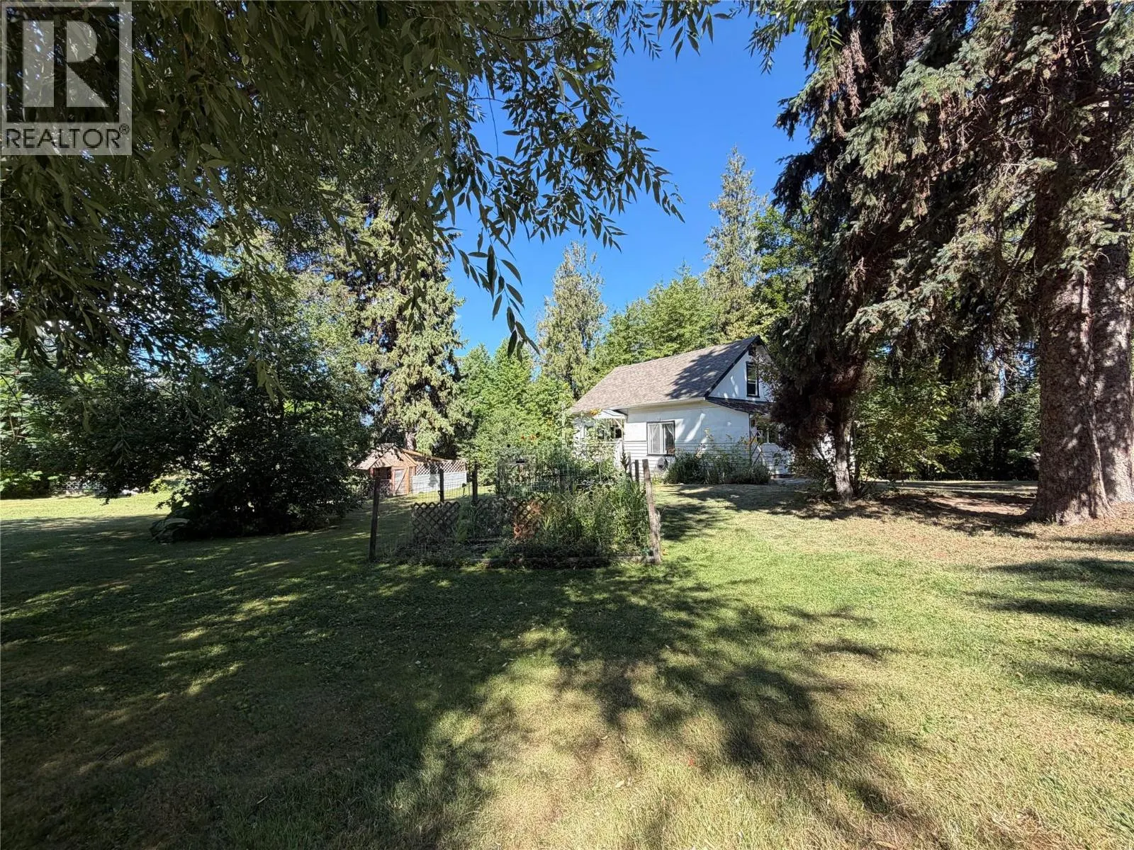 2370 Lakeshore Road NE