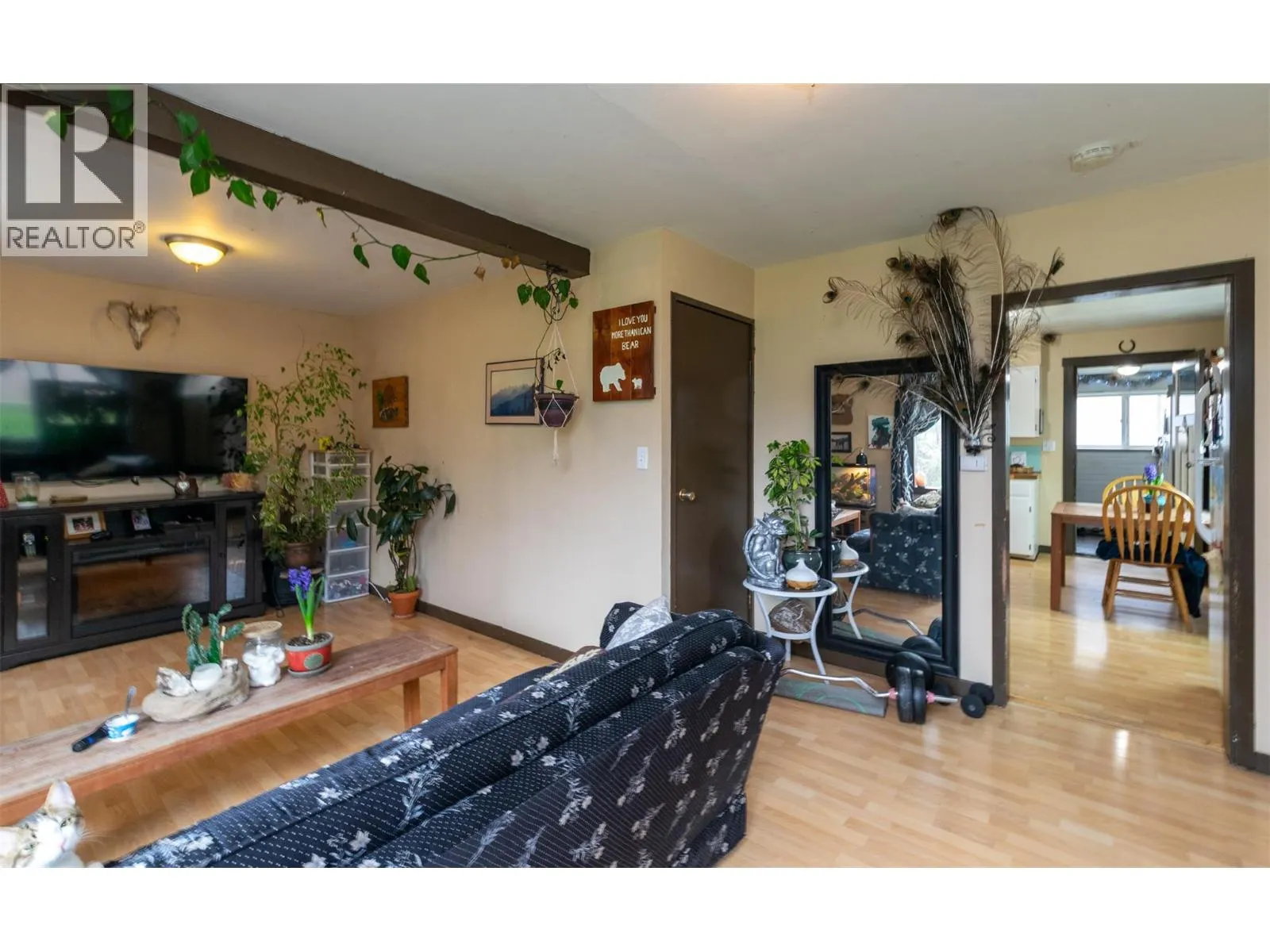 2370 Lakeshore Road NE