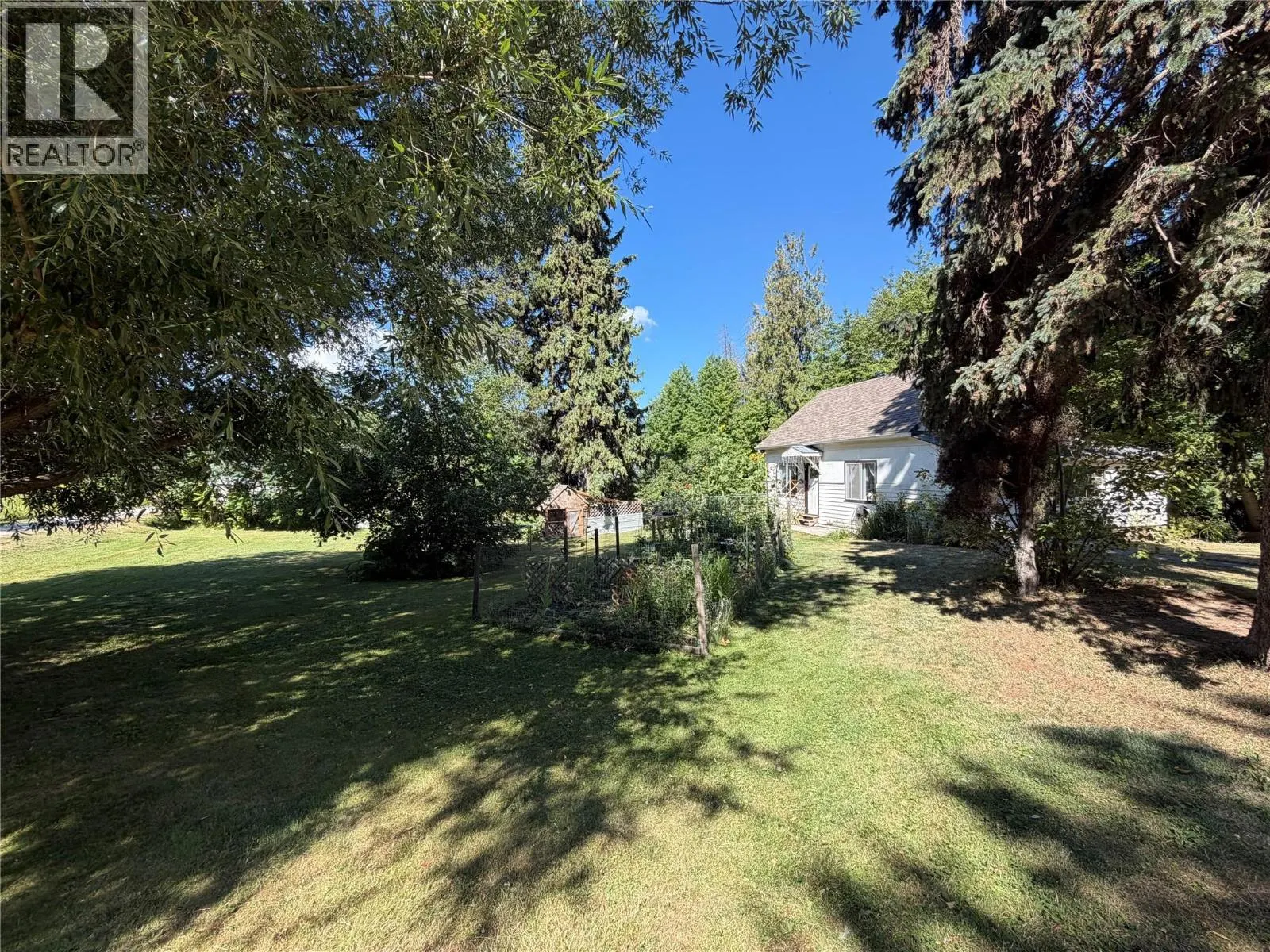 2370 Lakeshore Road NE