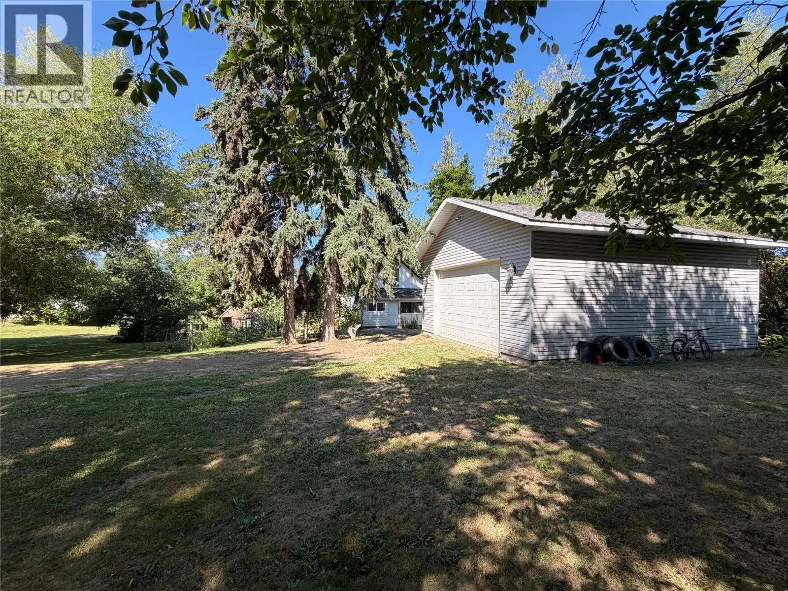 2370 Lakeshore Road NE