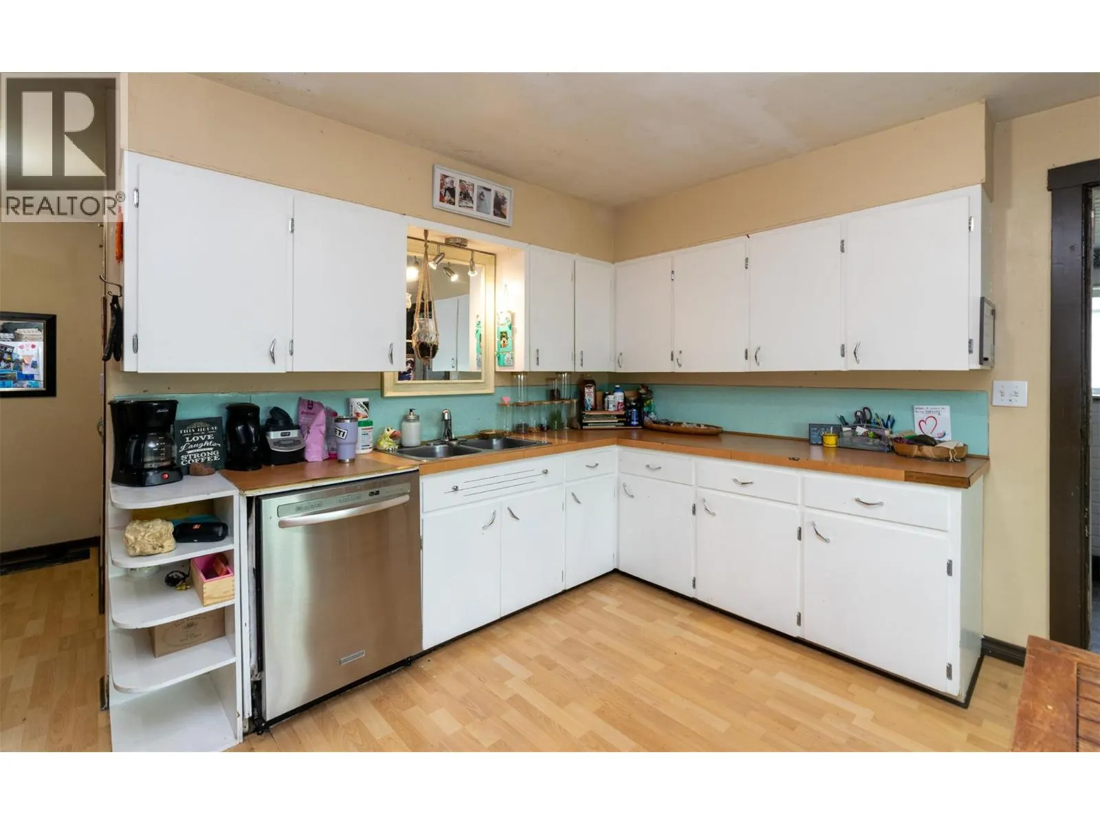 2370 Lakeshore Road NE