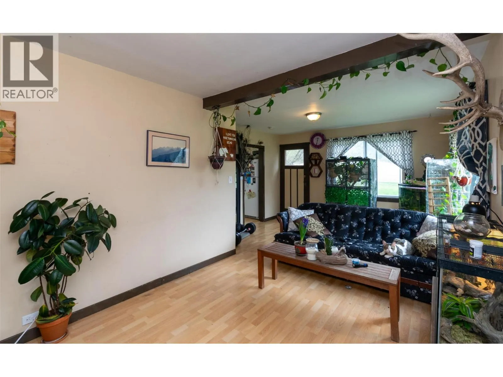 2370 Lakeshore Road NE