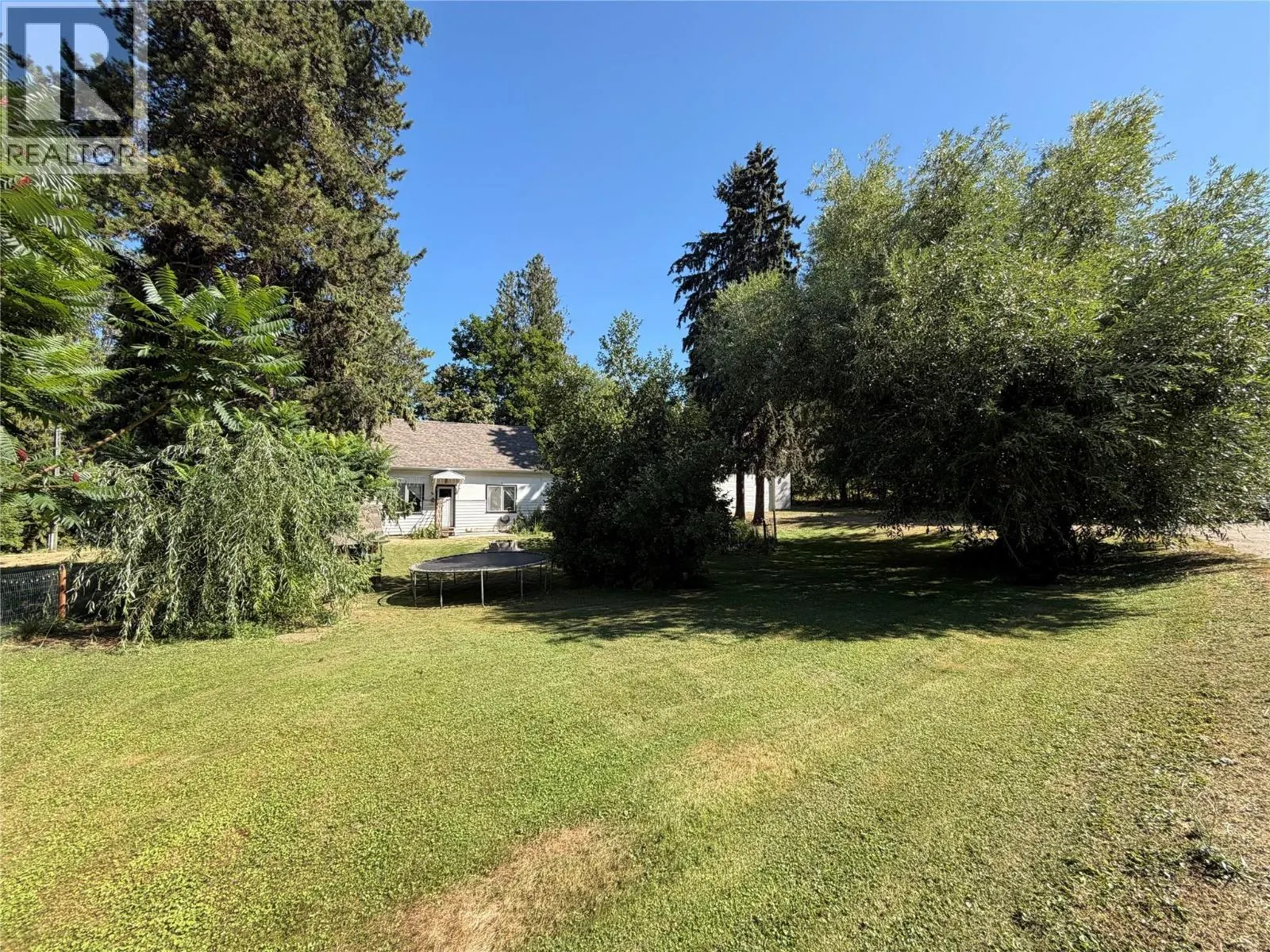 2370 Lakeshore Road NE