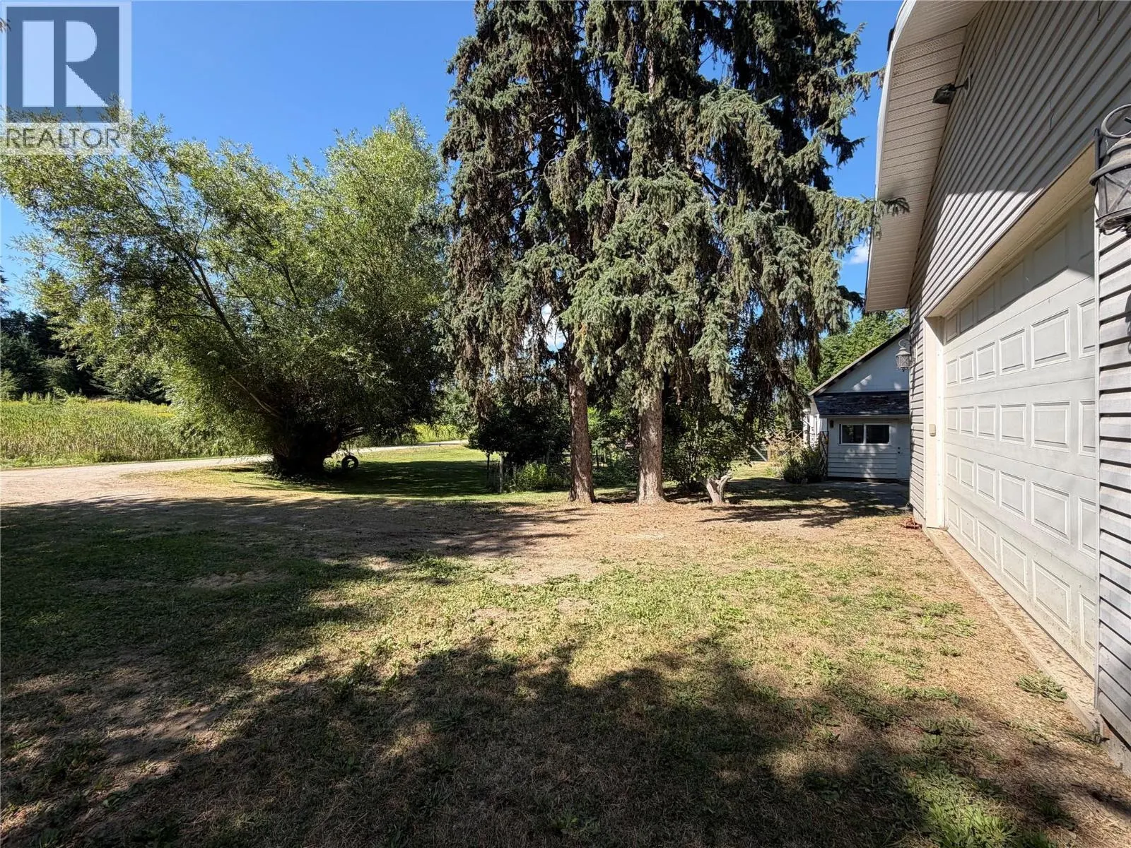 2370 Lakeshore Road NE
