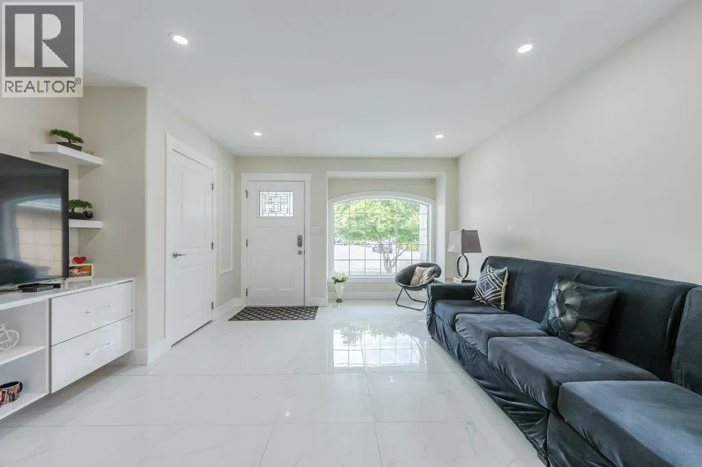 260 WILLOWS Place