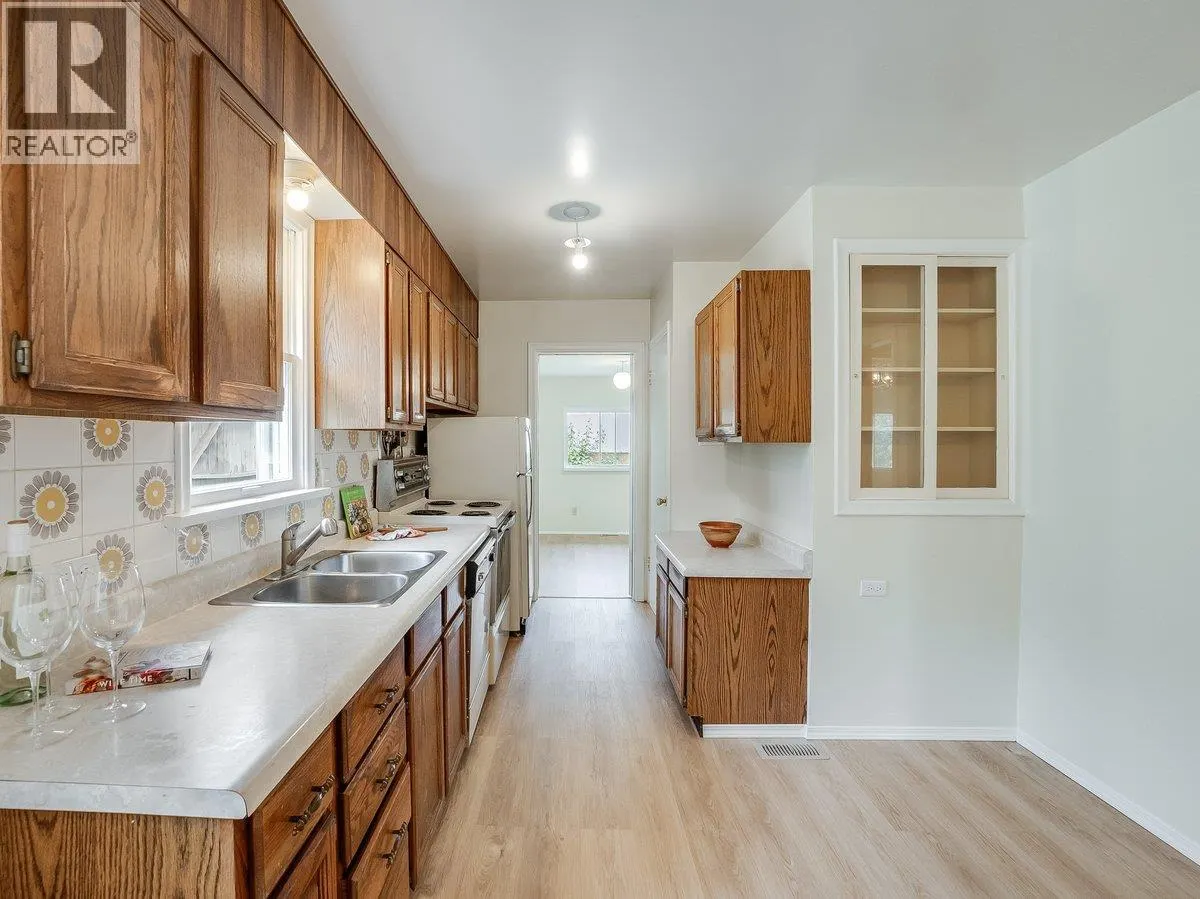 720 Third Street