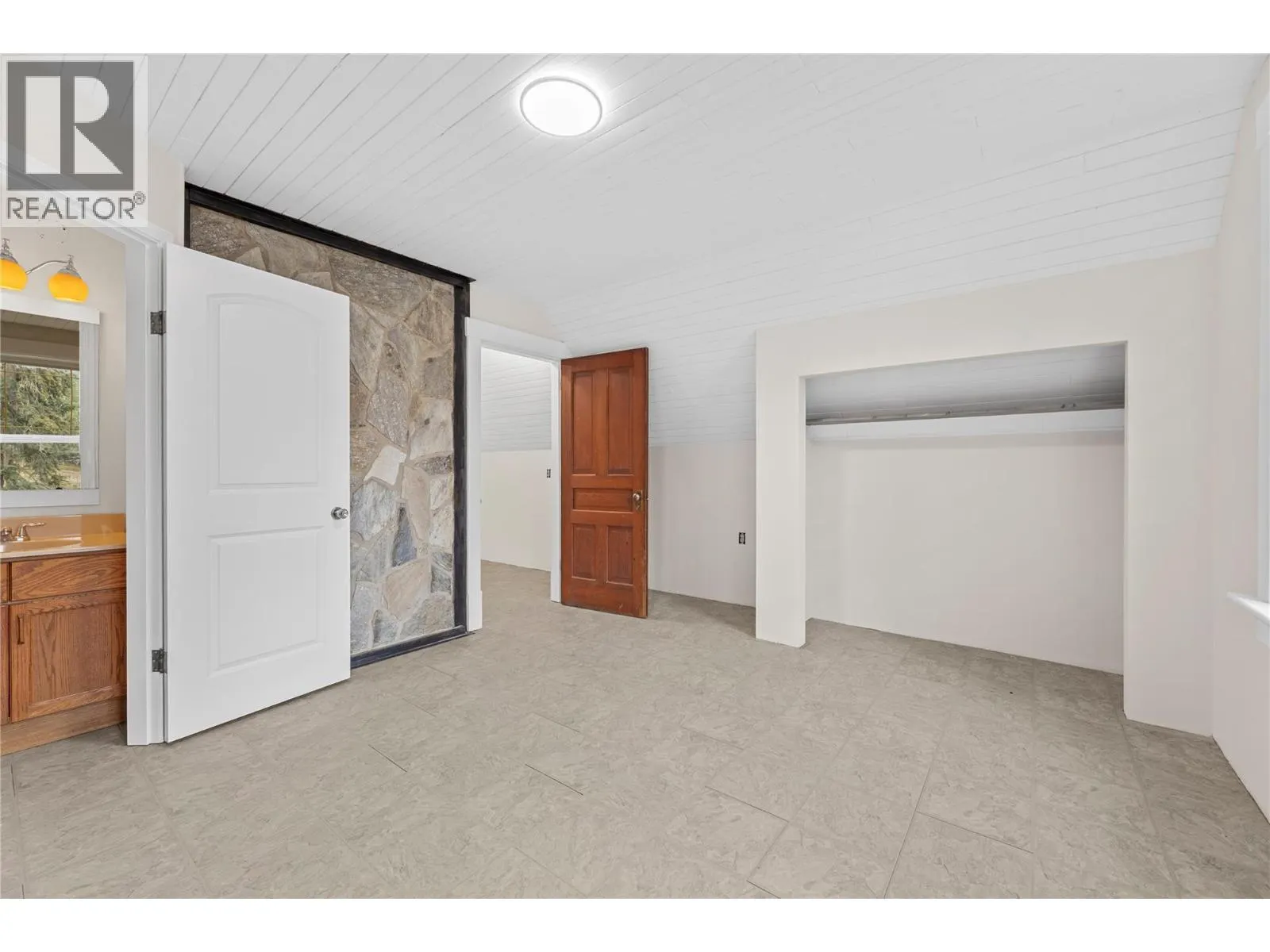 3135 Edes Road
